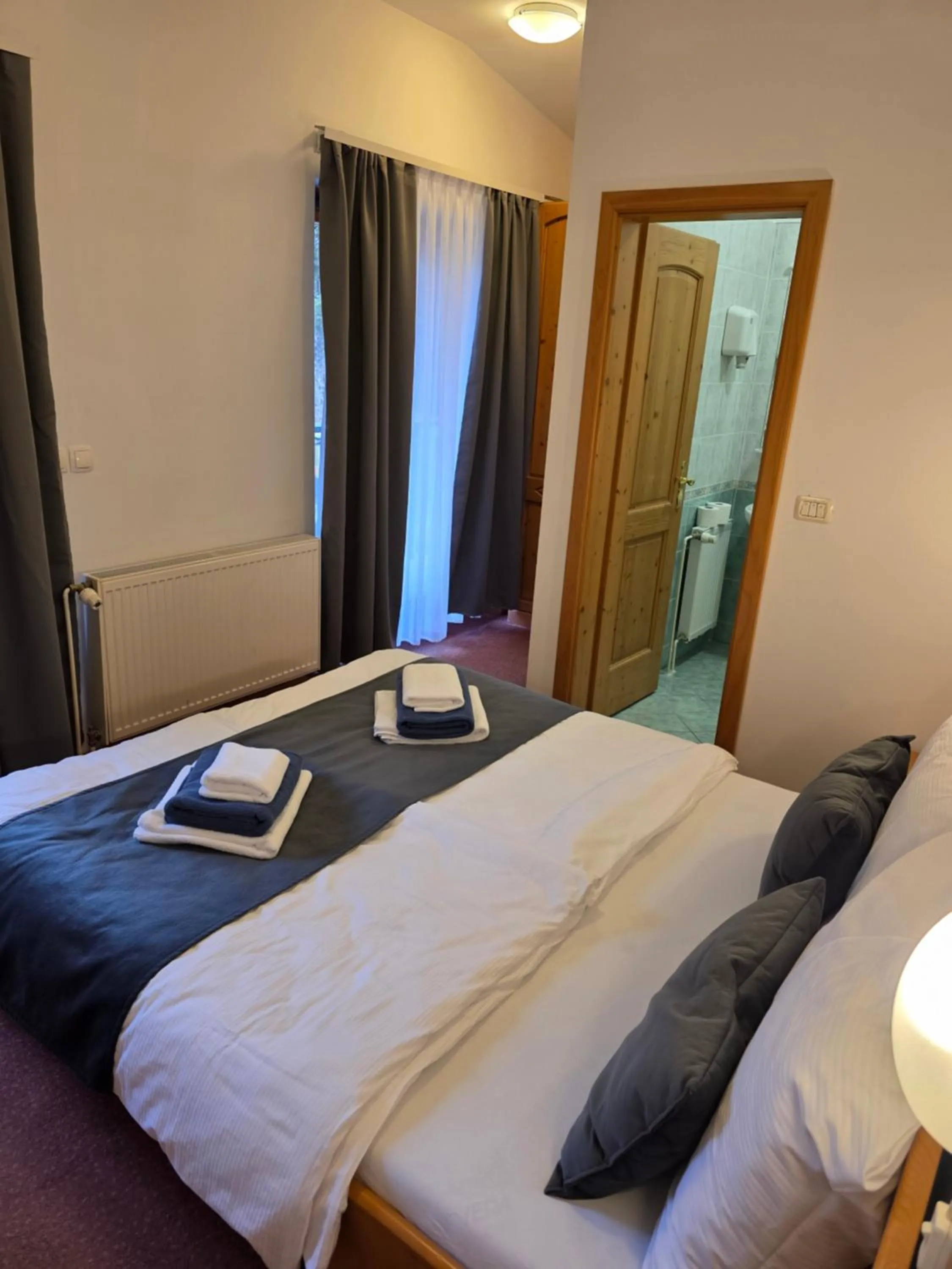 Bed in Hotel Rakov Skocjan