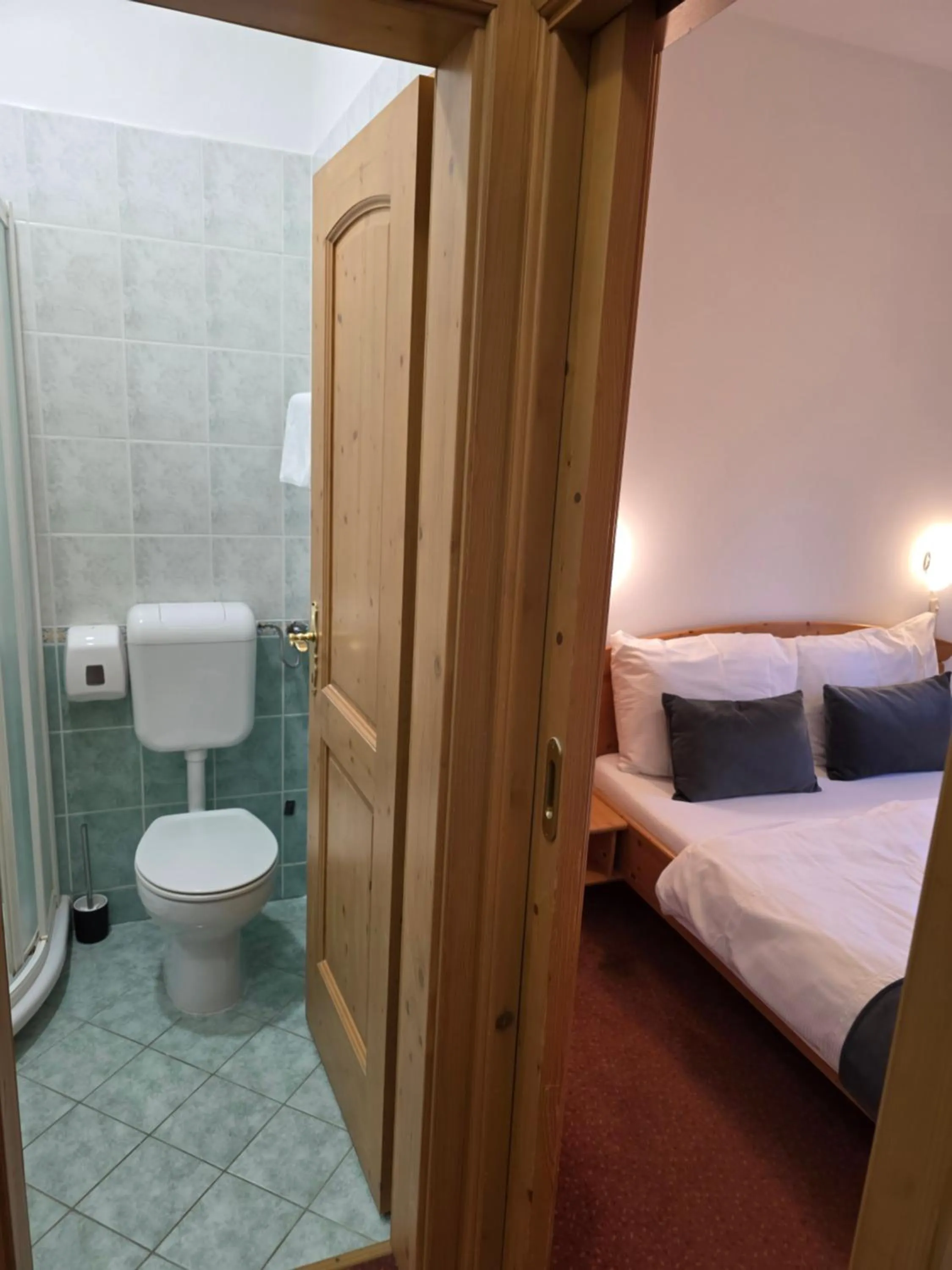 Bed in Hotel Rakov Skocjan