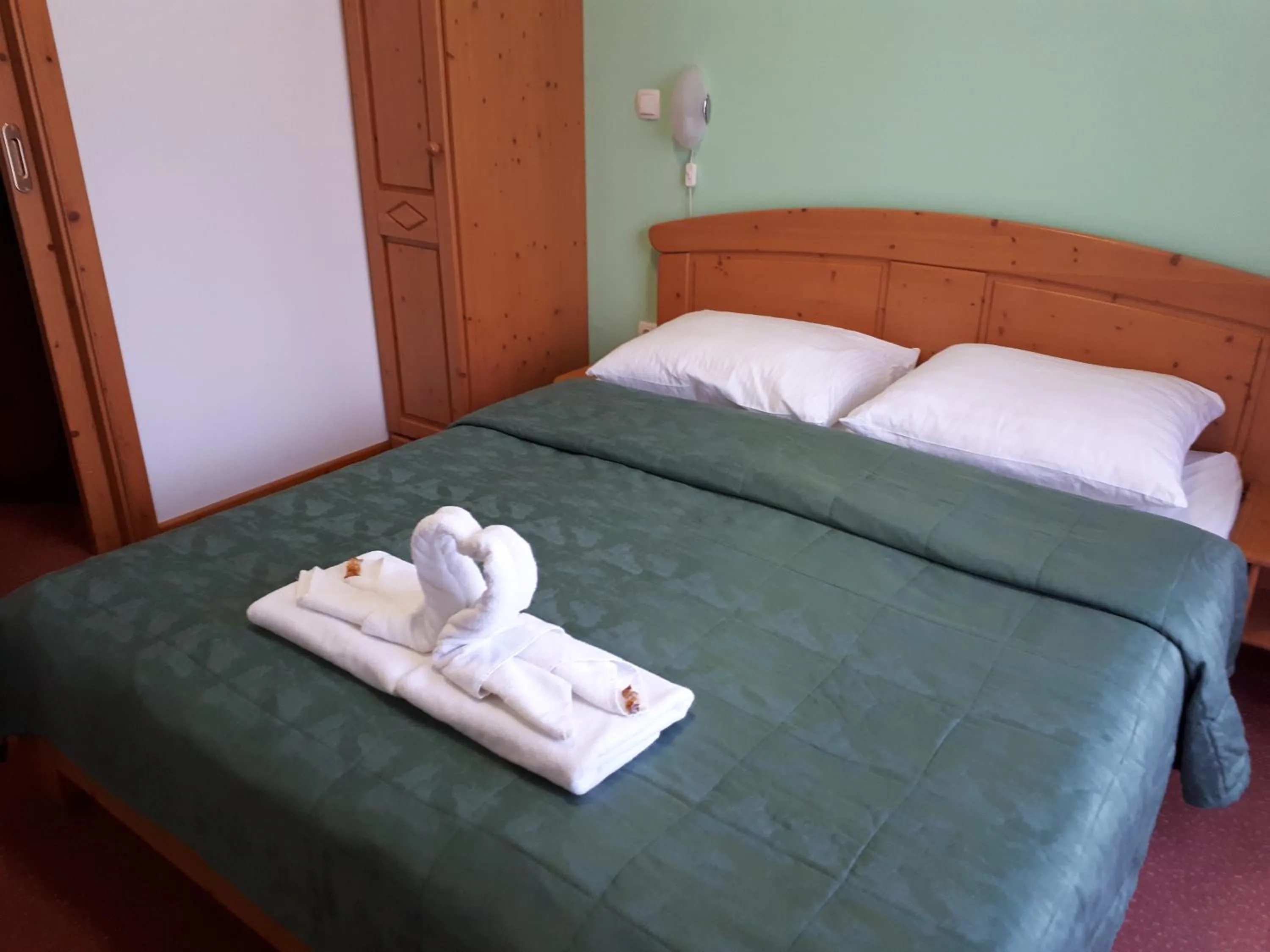 Bed in Hotel Rakov Skocjan