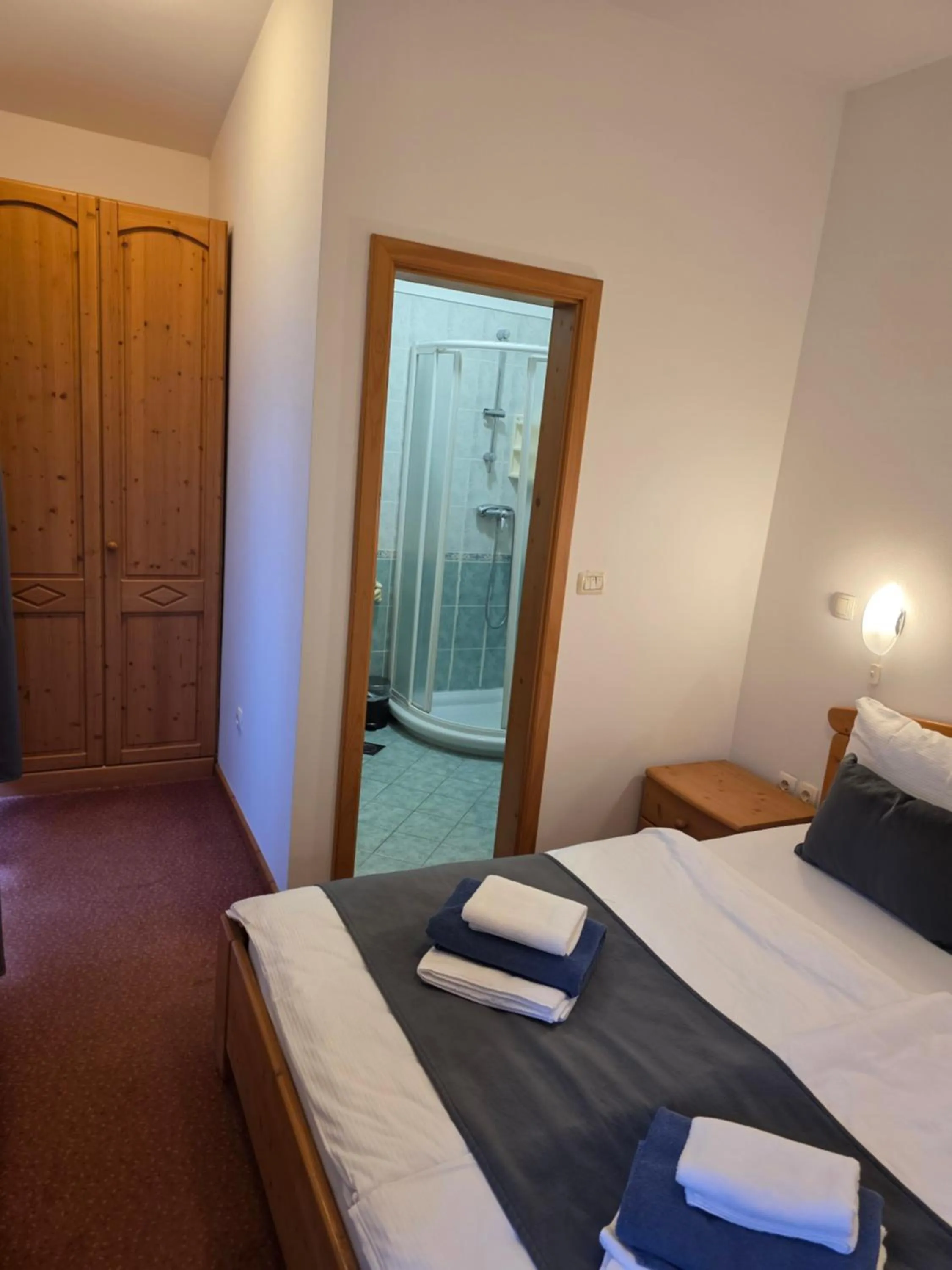 Bed in Hotel Rakov Skocjan