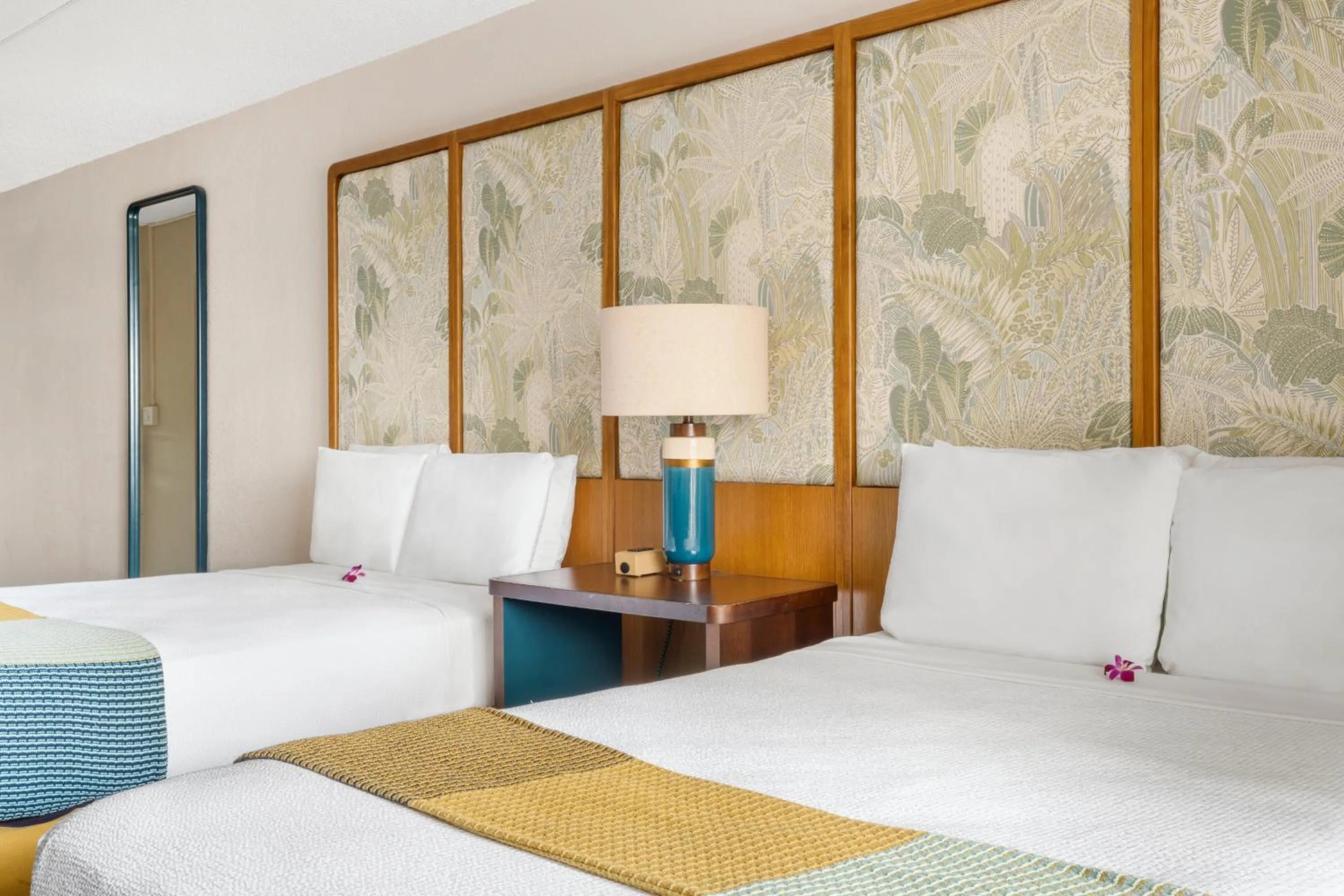 Bedroom, Bed in White Sands Hotel