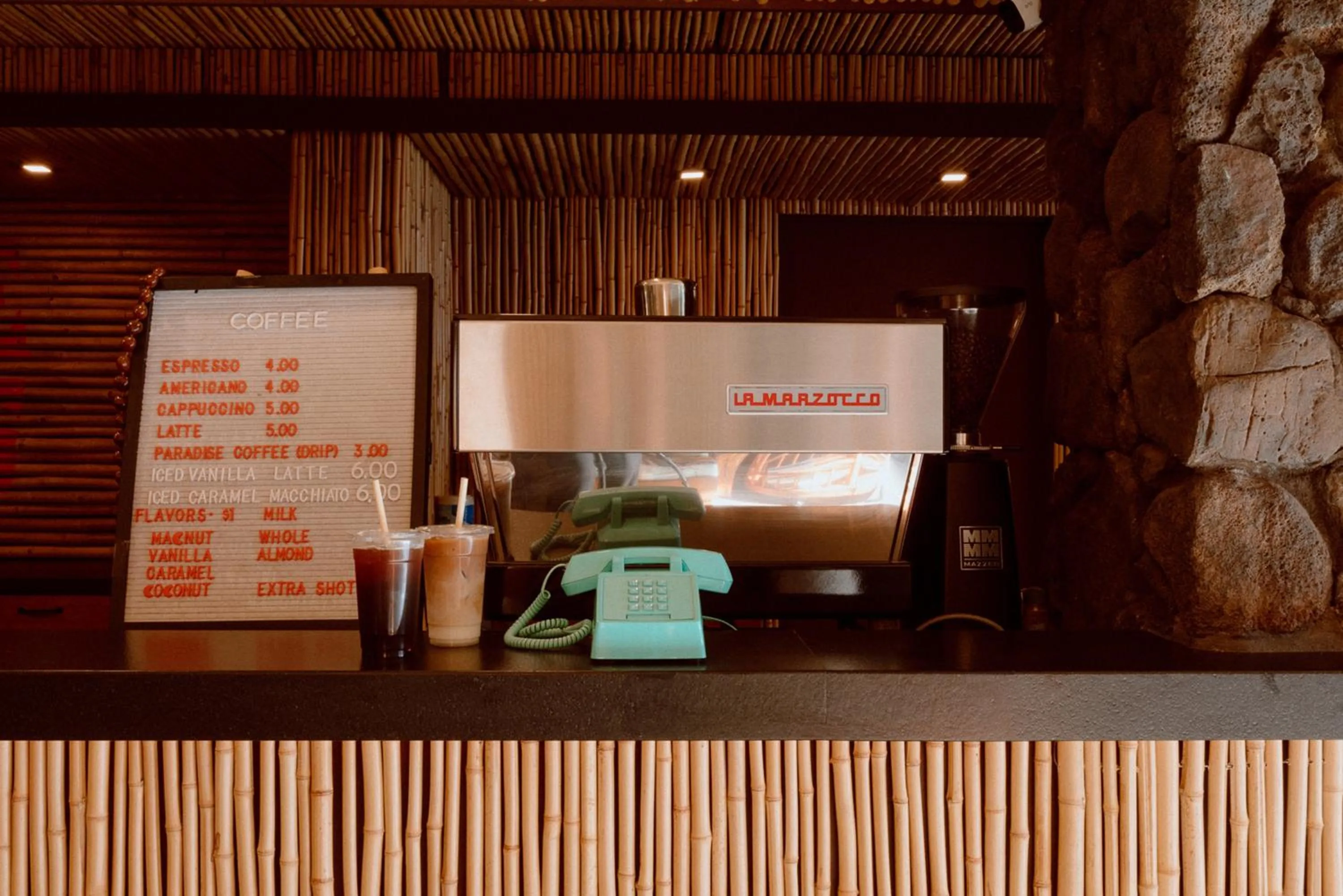 Restaurant/places to eat in White Sands Hotel