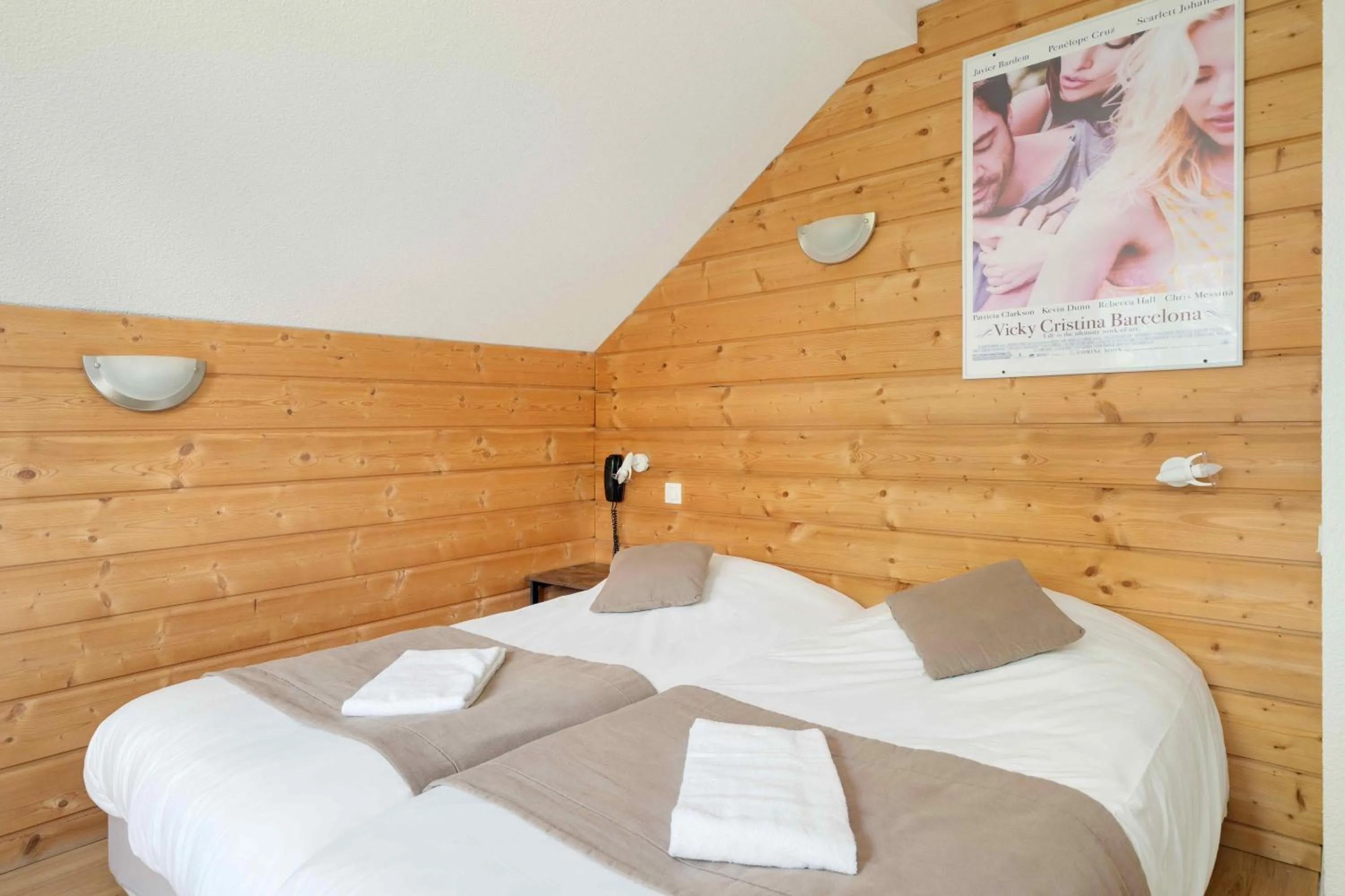 Bedroom, Bed in Hôtel Acacia Nancy sud Lunéville