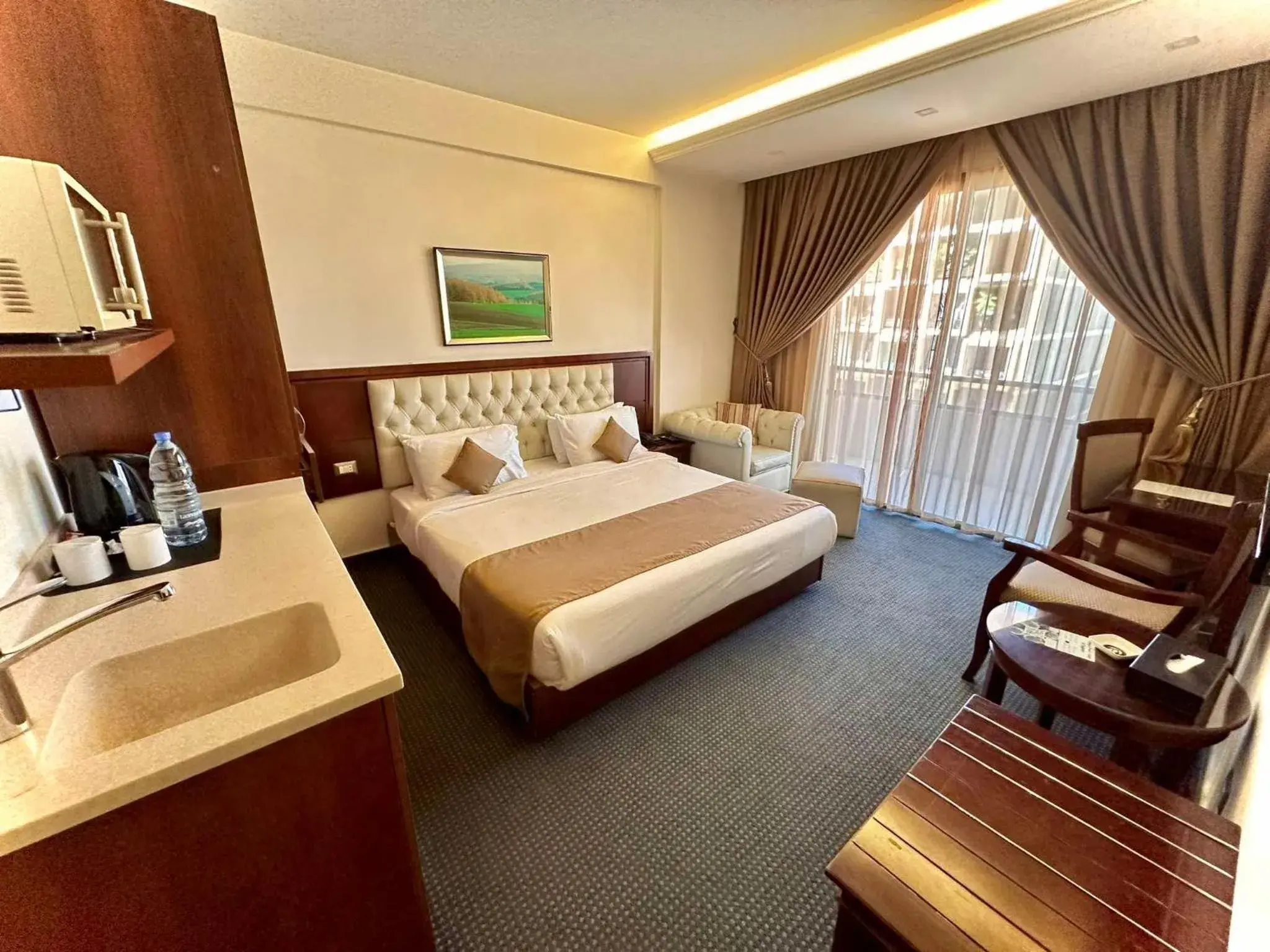 Superior Double or Twin Room in Midtown Hotel & Suites Superior Double or Twin Room in Midtown Hotel & Suites