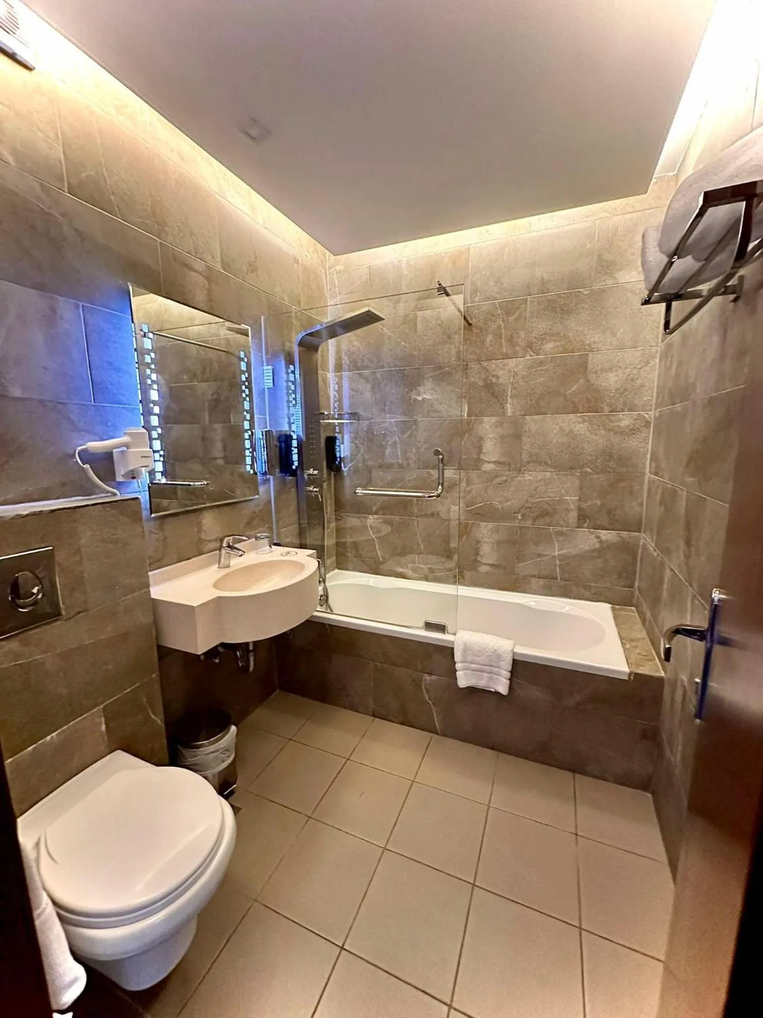 Bathroom in Midtown Hotel & Suites