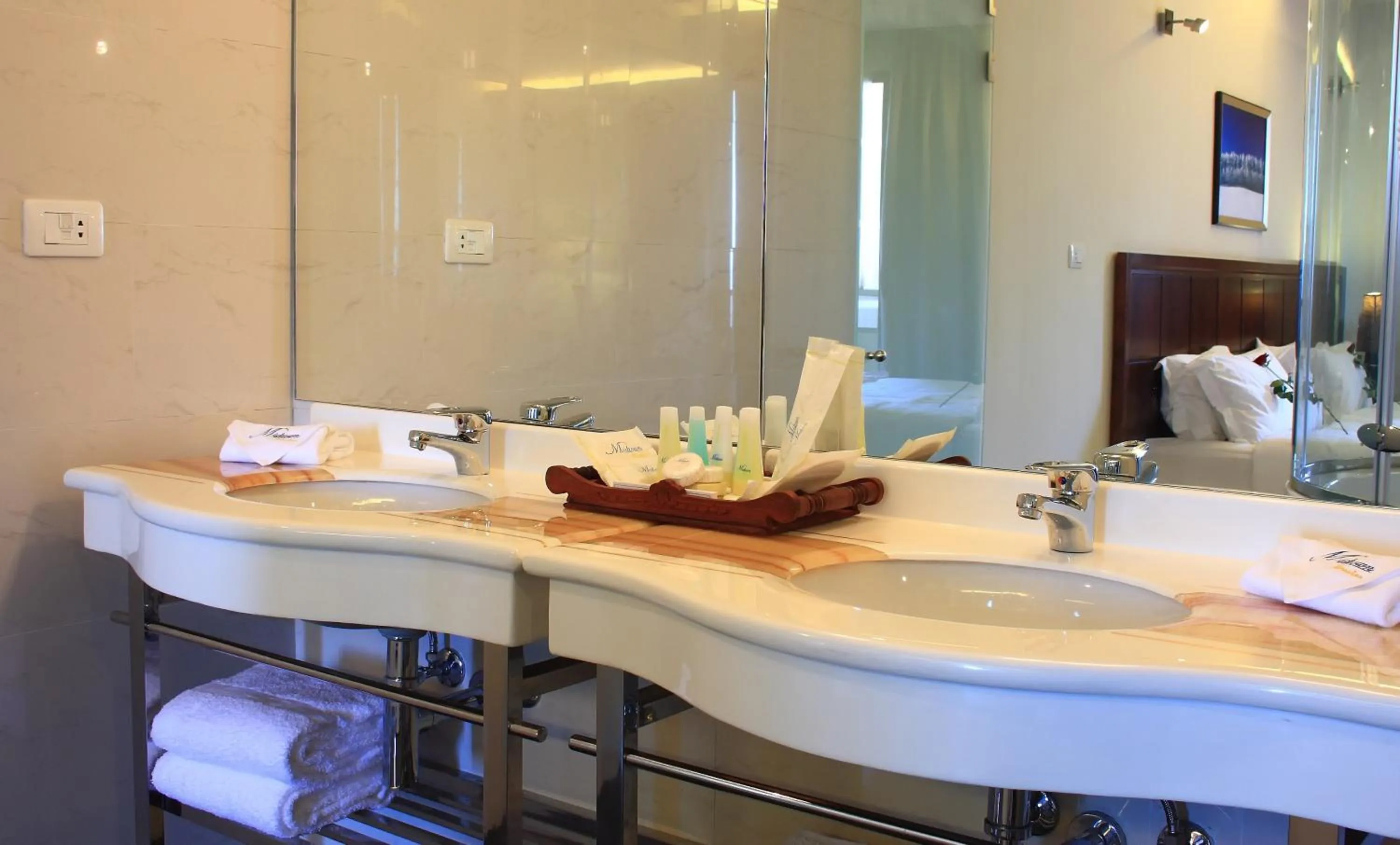 Bathroom in Midtown Hotel & Suites