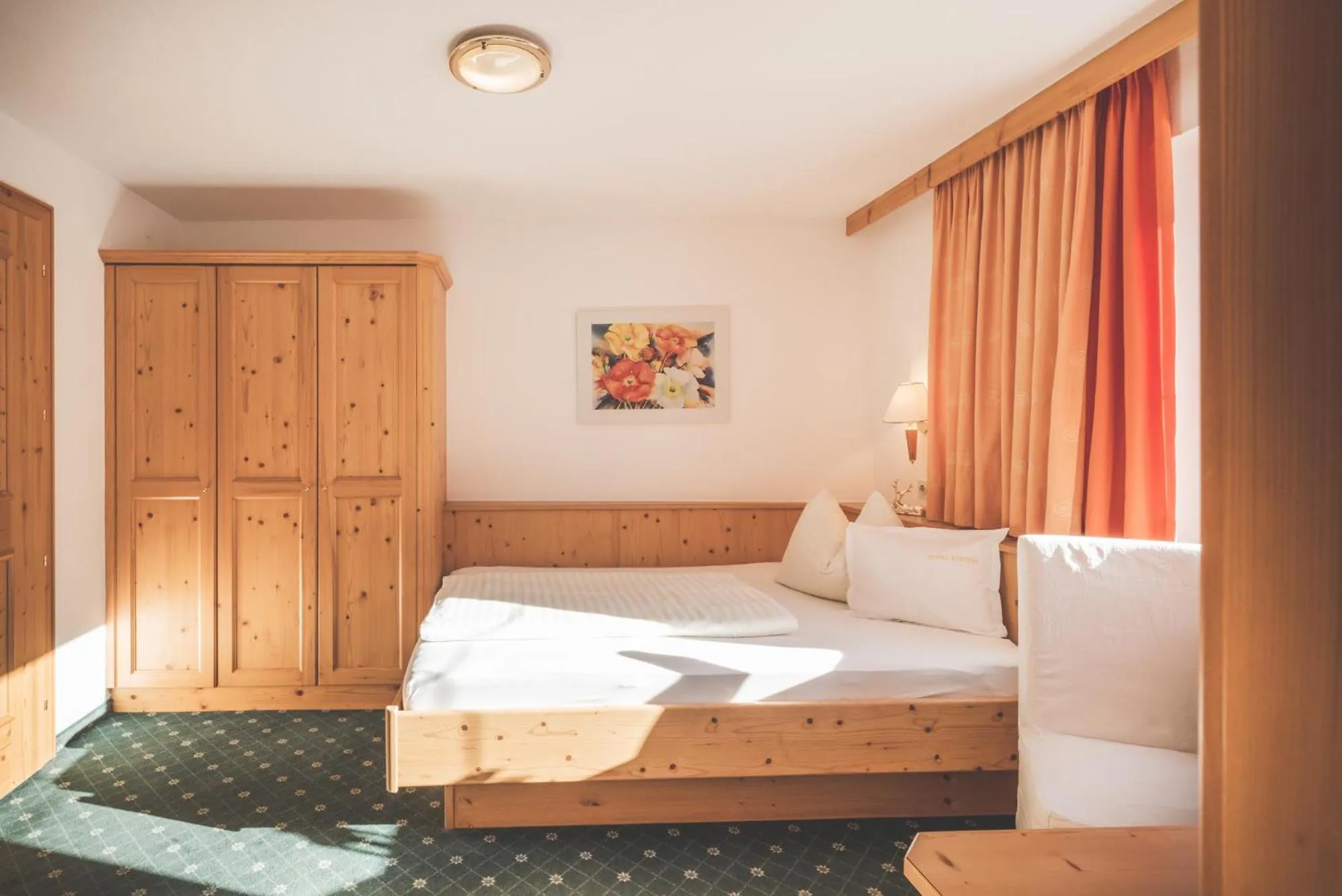 Photo of the whole room, Bed in Kertess