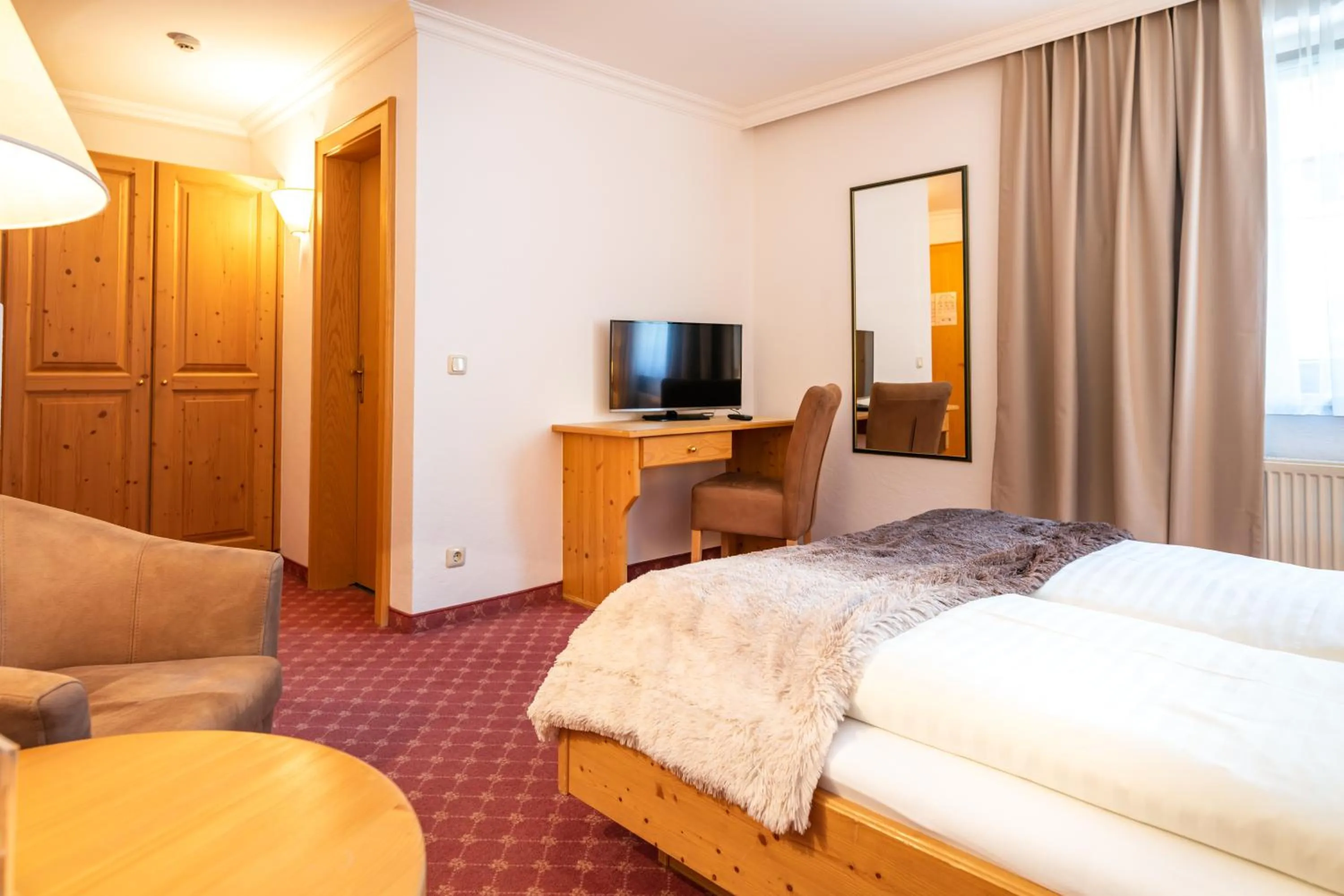 Photo of the whole room, Bed in Kertess