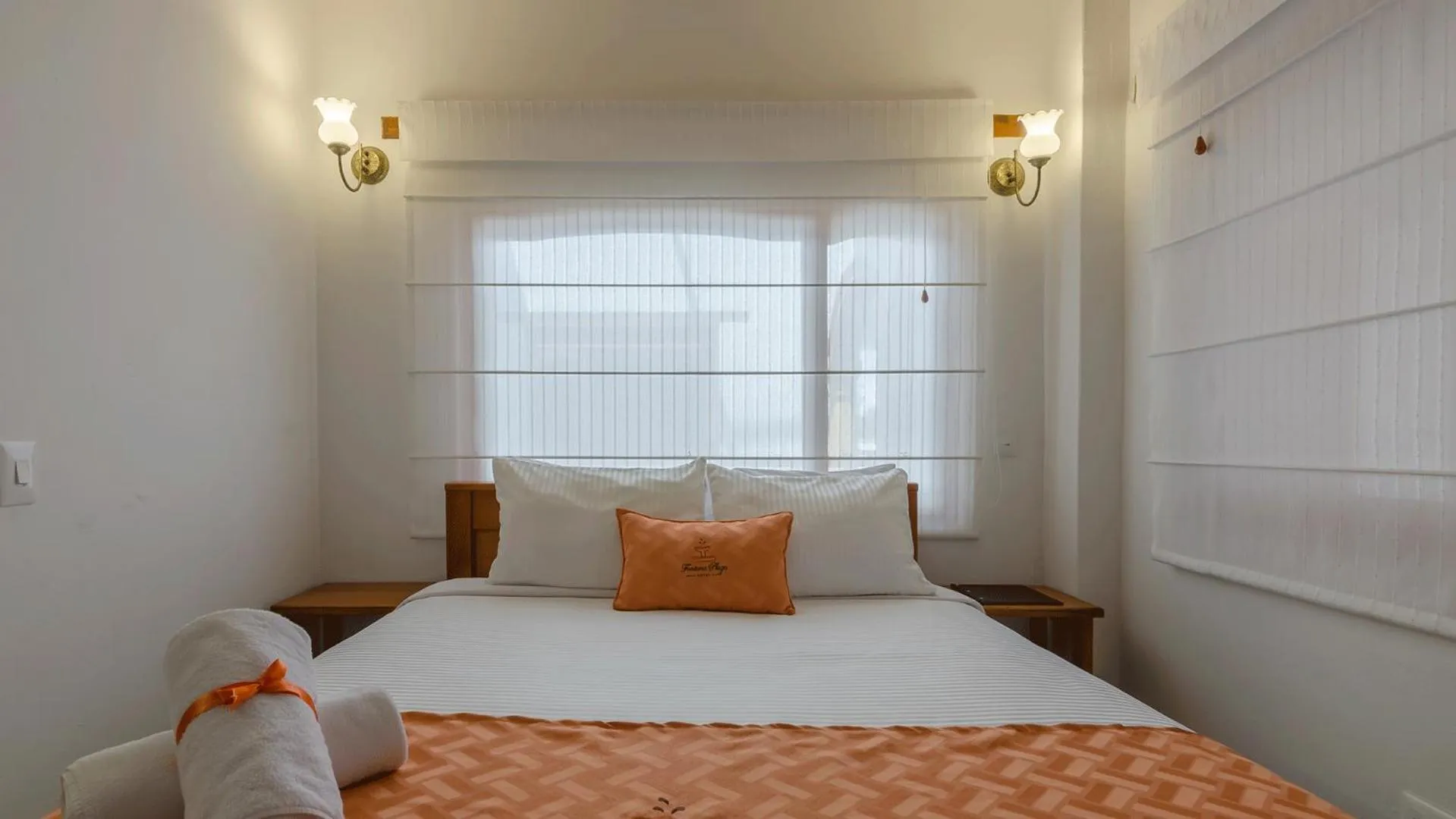 Bed in Fontana Plaza Hotel