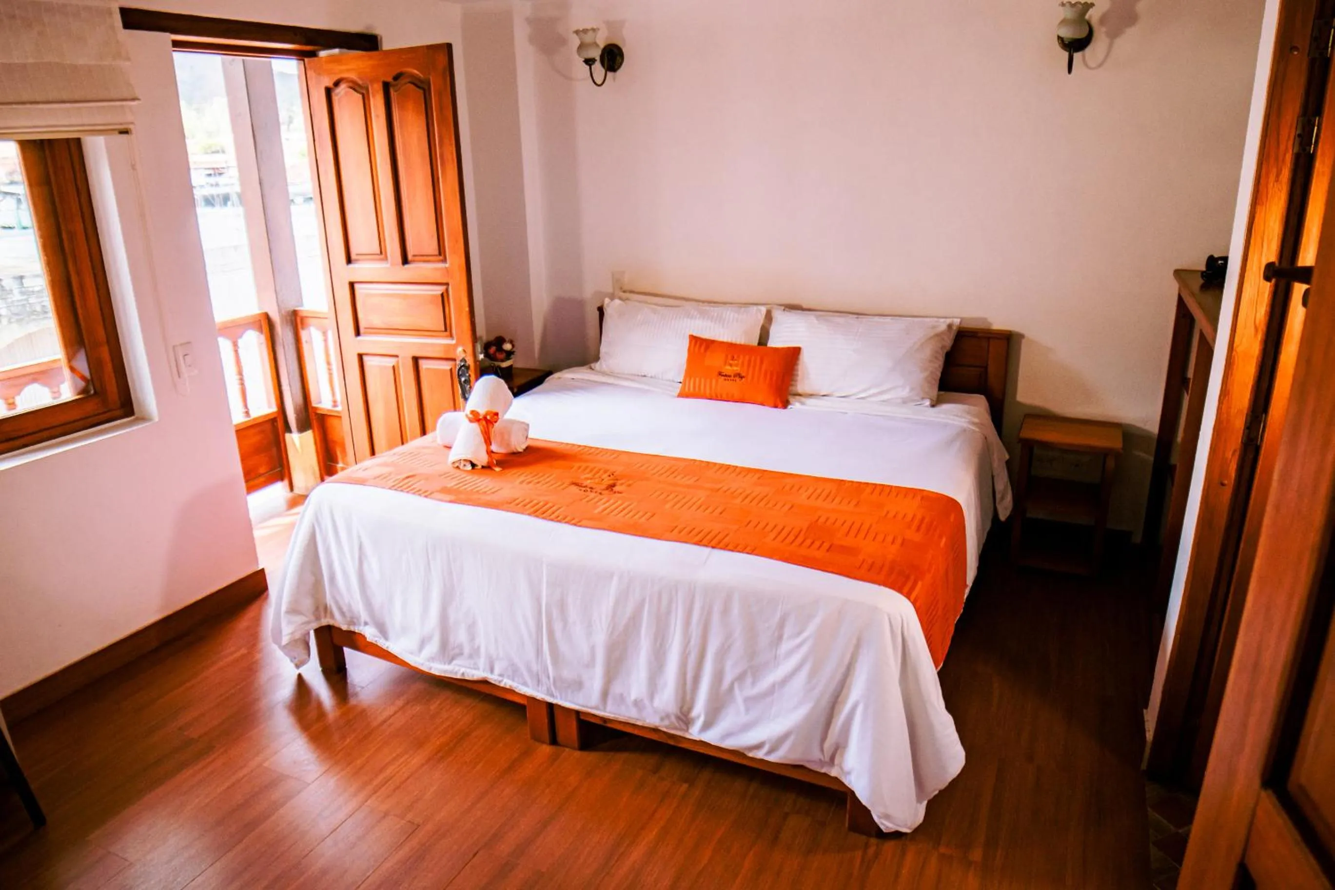 Bed in Fontana Plaza Hotel