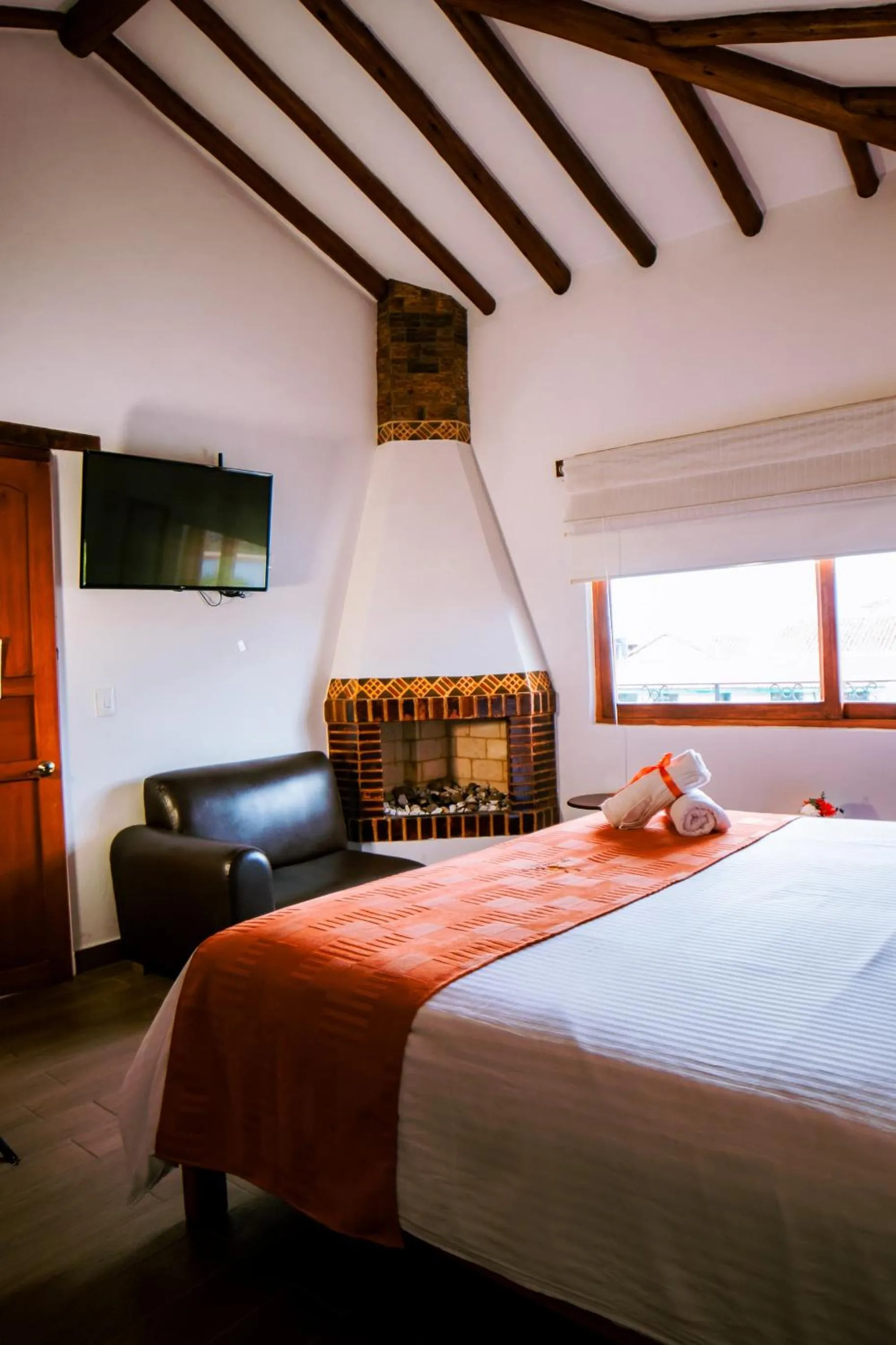 Bed in Fontana Plaza Hotel