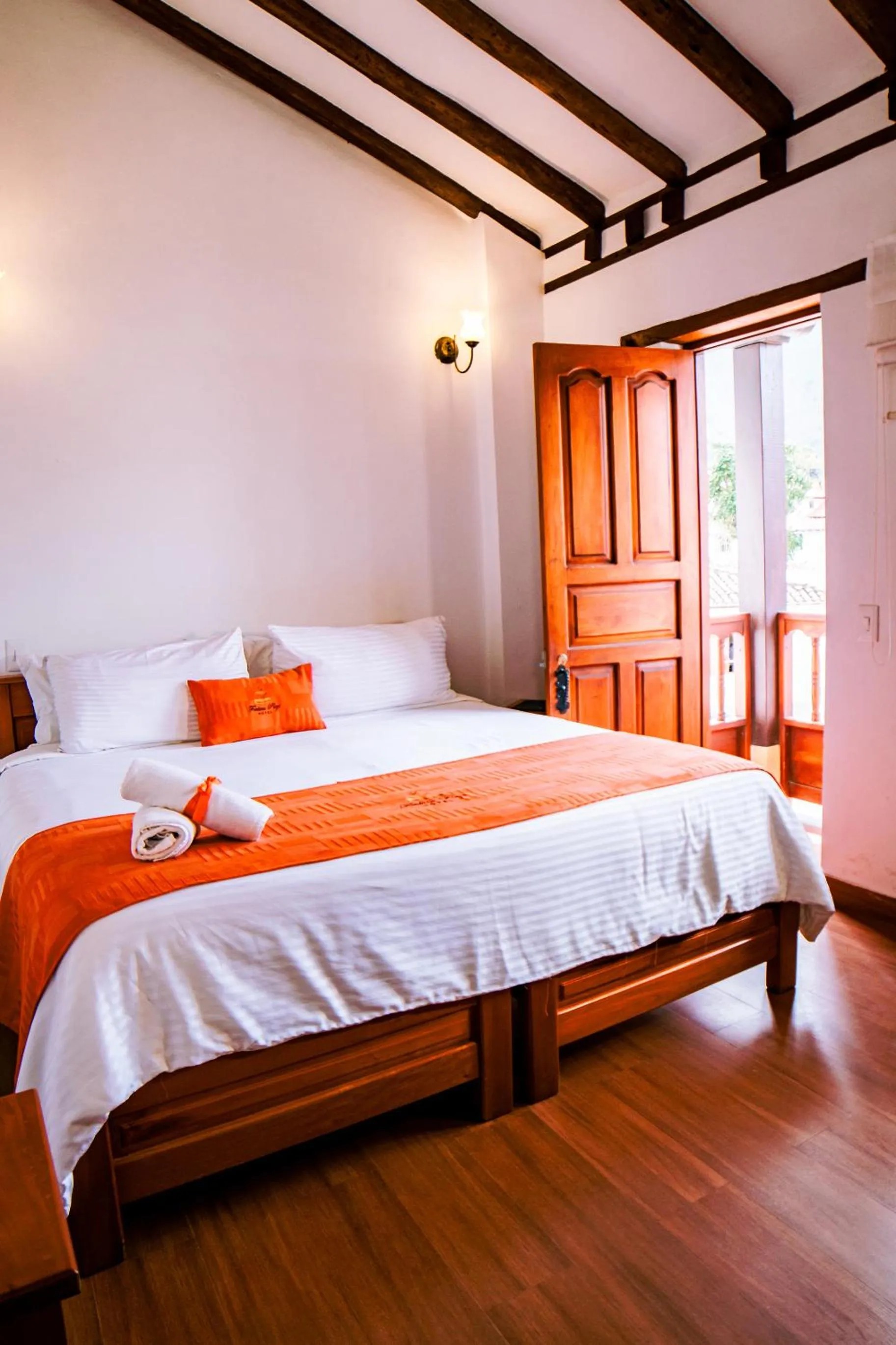 Bed in Fontana Plaza Hotel