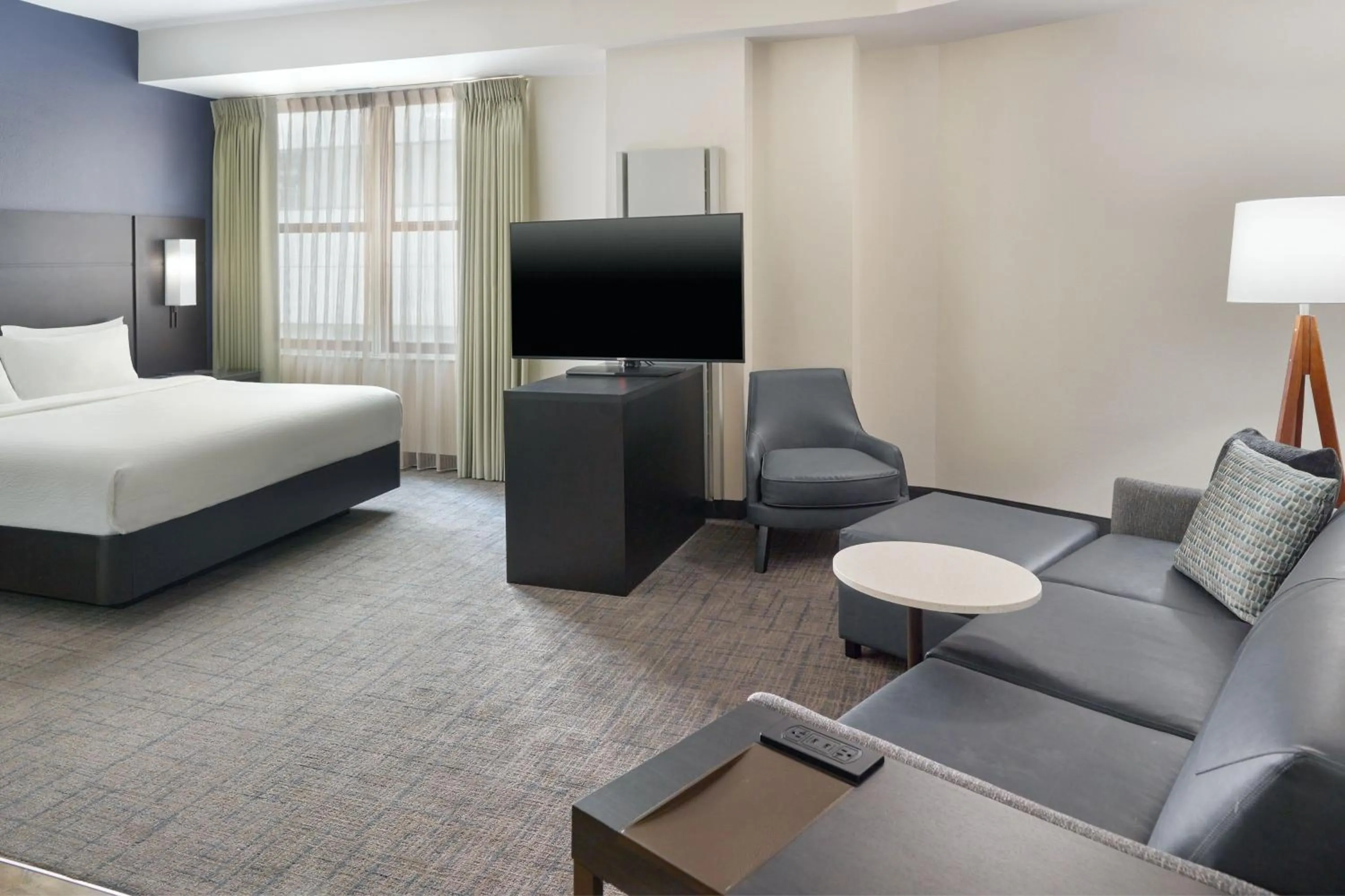 Living room, Bed in Residence Inn Washington, DC/ Downtown