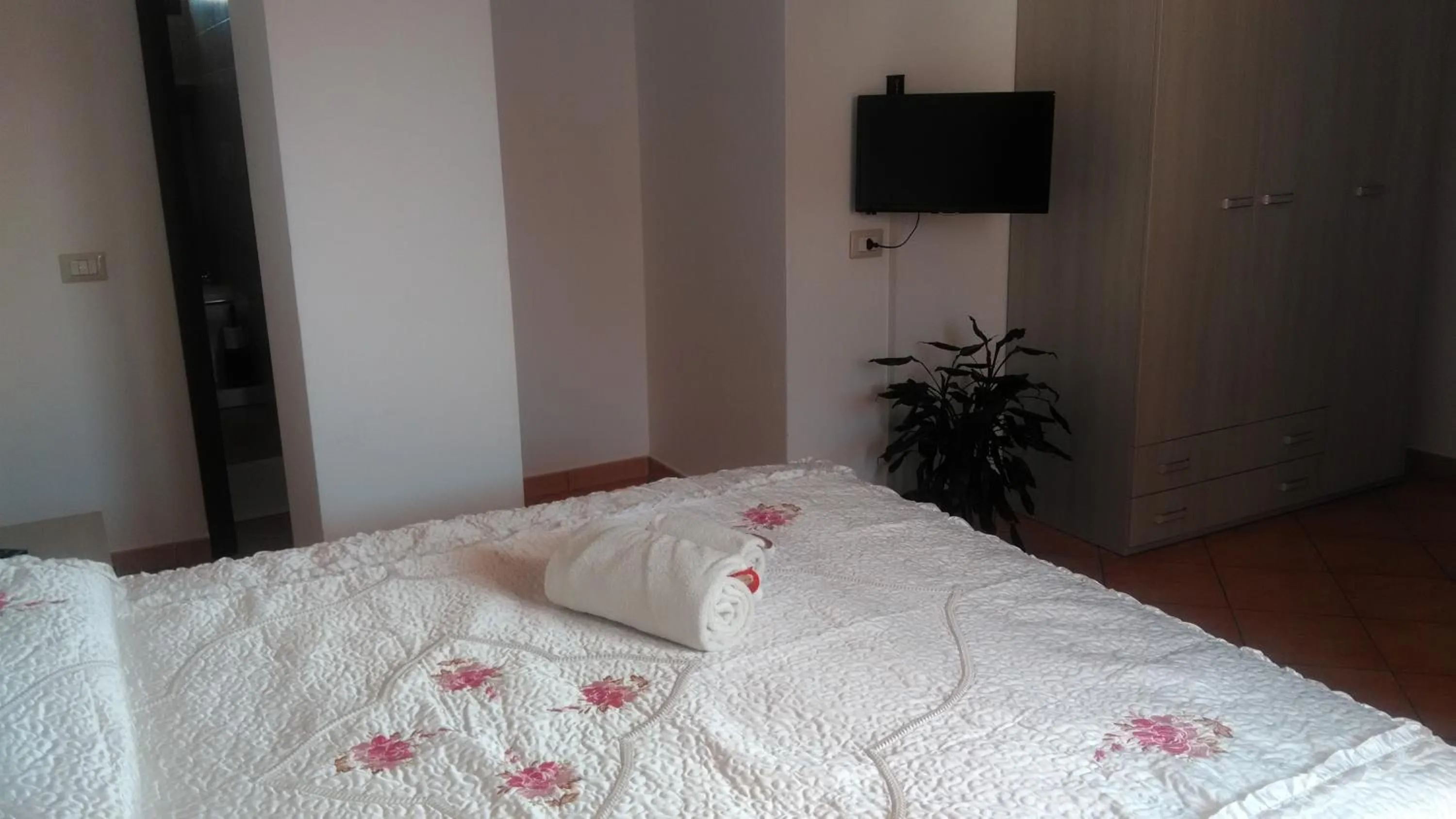 Bedroom, Bed in L'abete