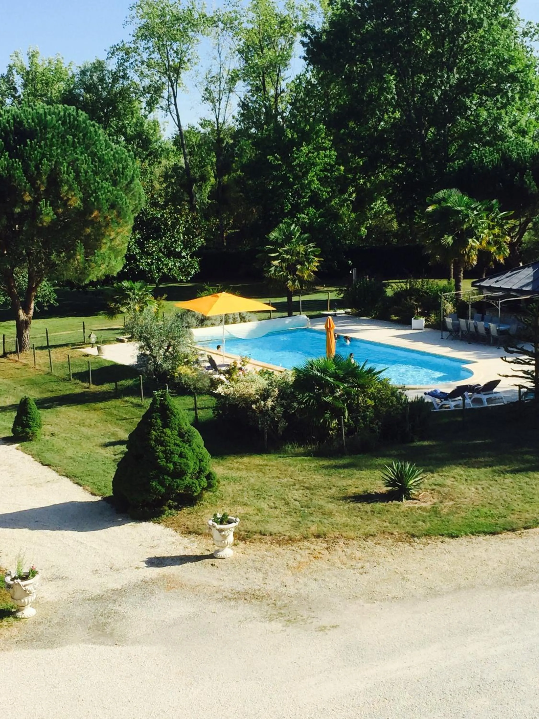 Garden view in Chambres d'hotes de Pouzelande