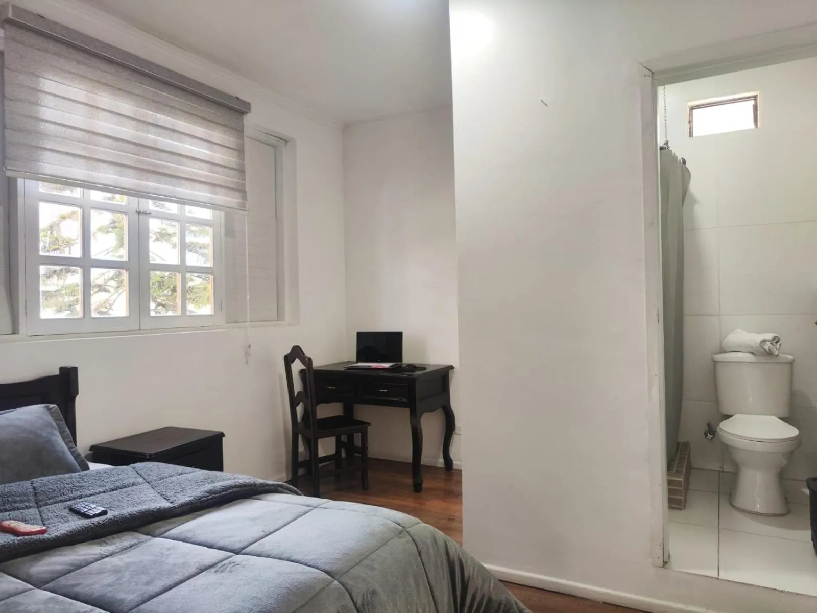 Photo of the whole room, Bed in Hotel Muros Quito