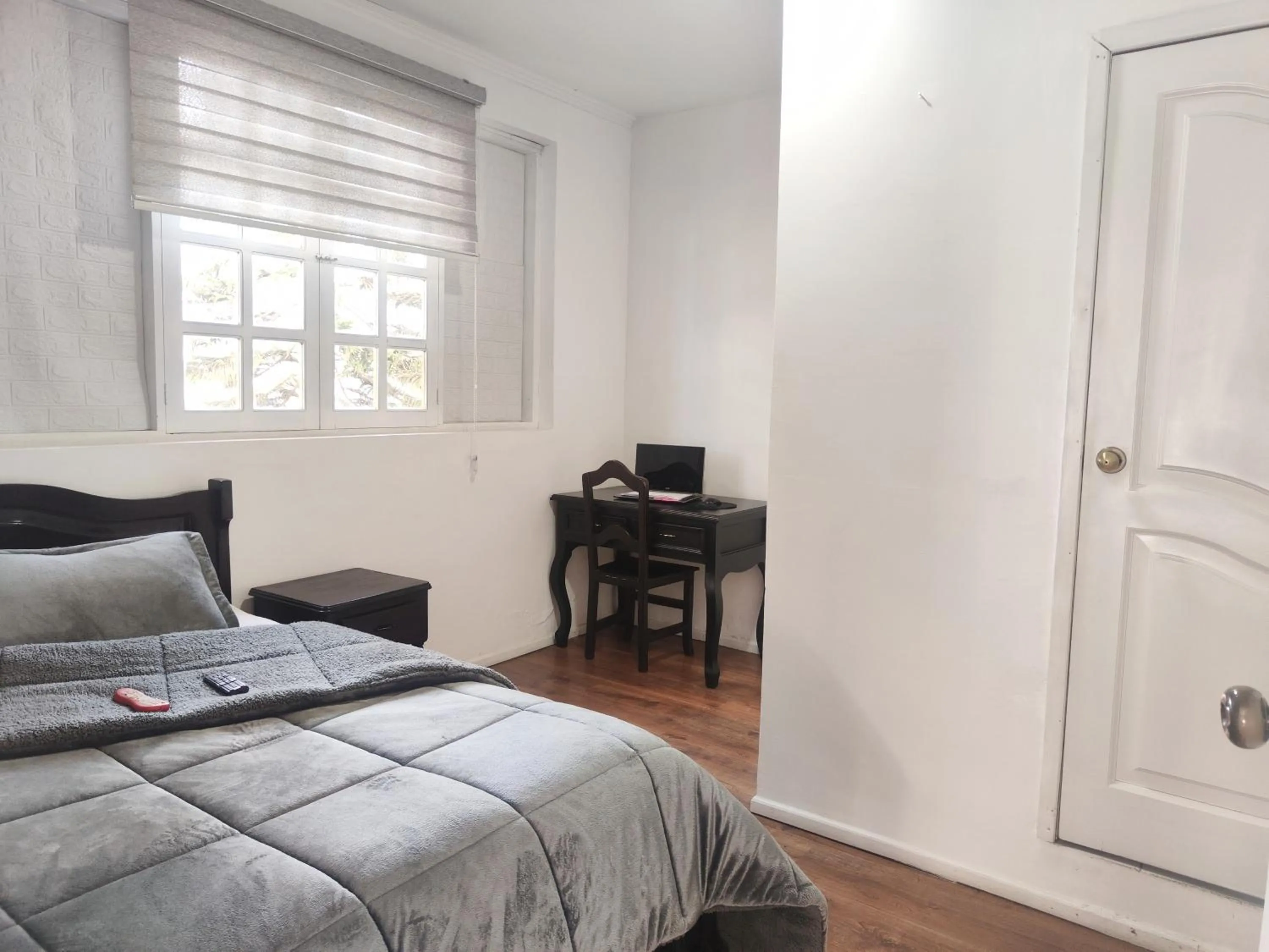 Photo of the whole room, Bed in Hotel Muros Quito