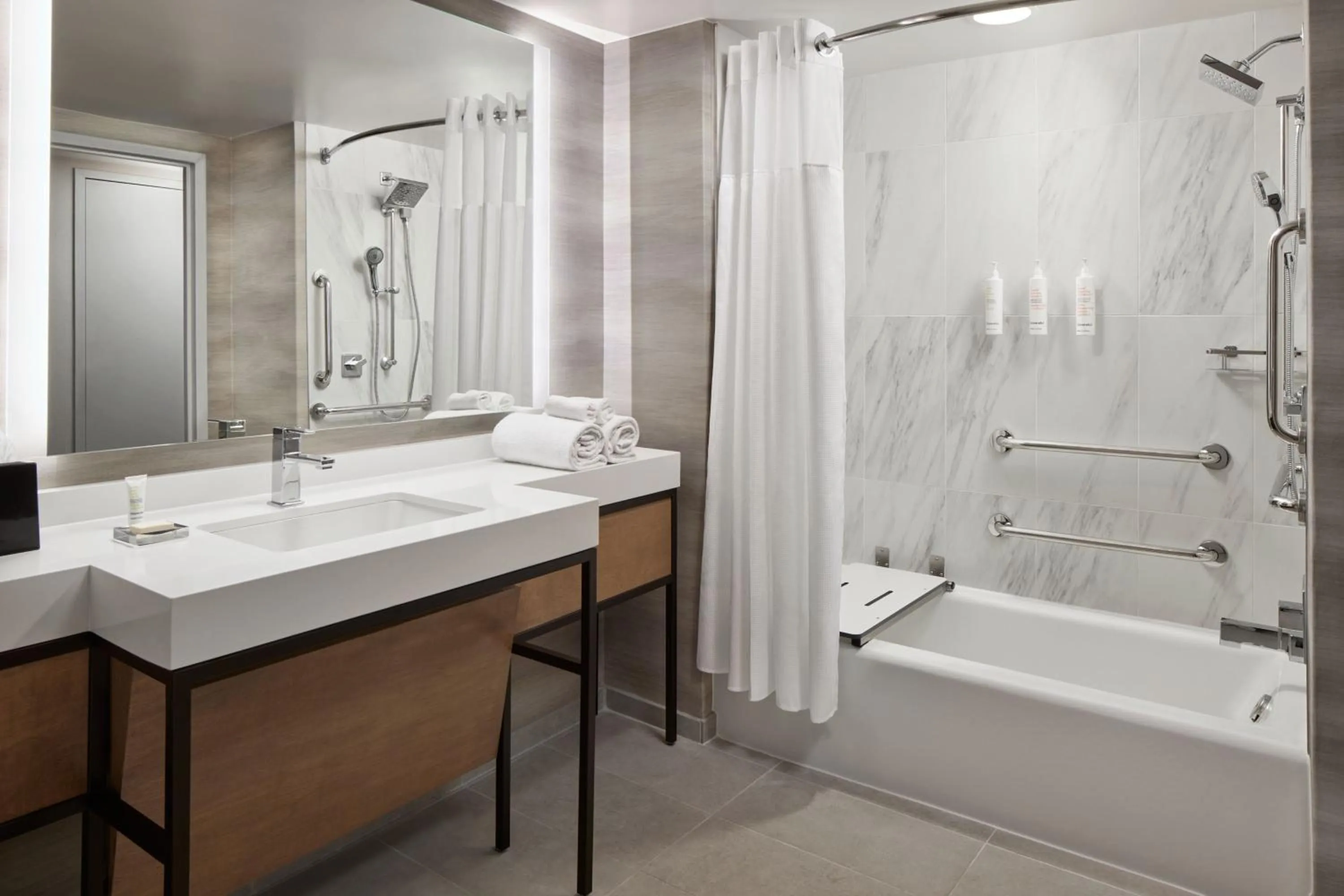 Bathroom in Washington Marriott at Metro Center