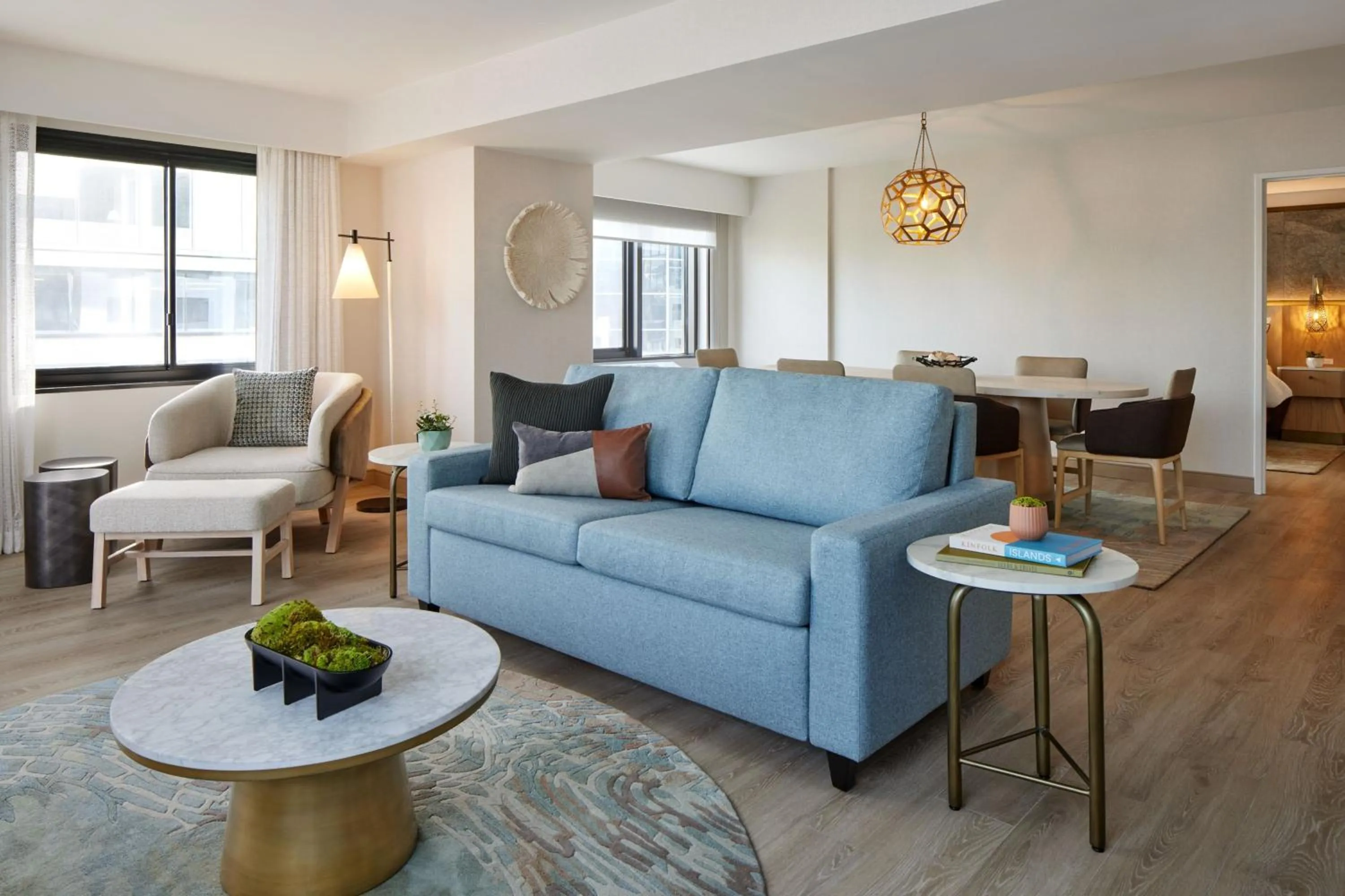 Living room in The Westin DC Downtown