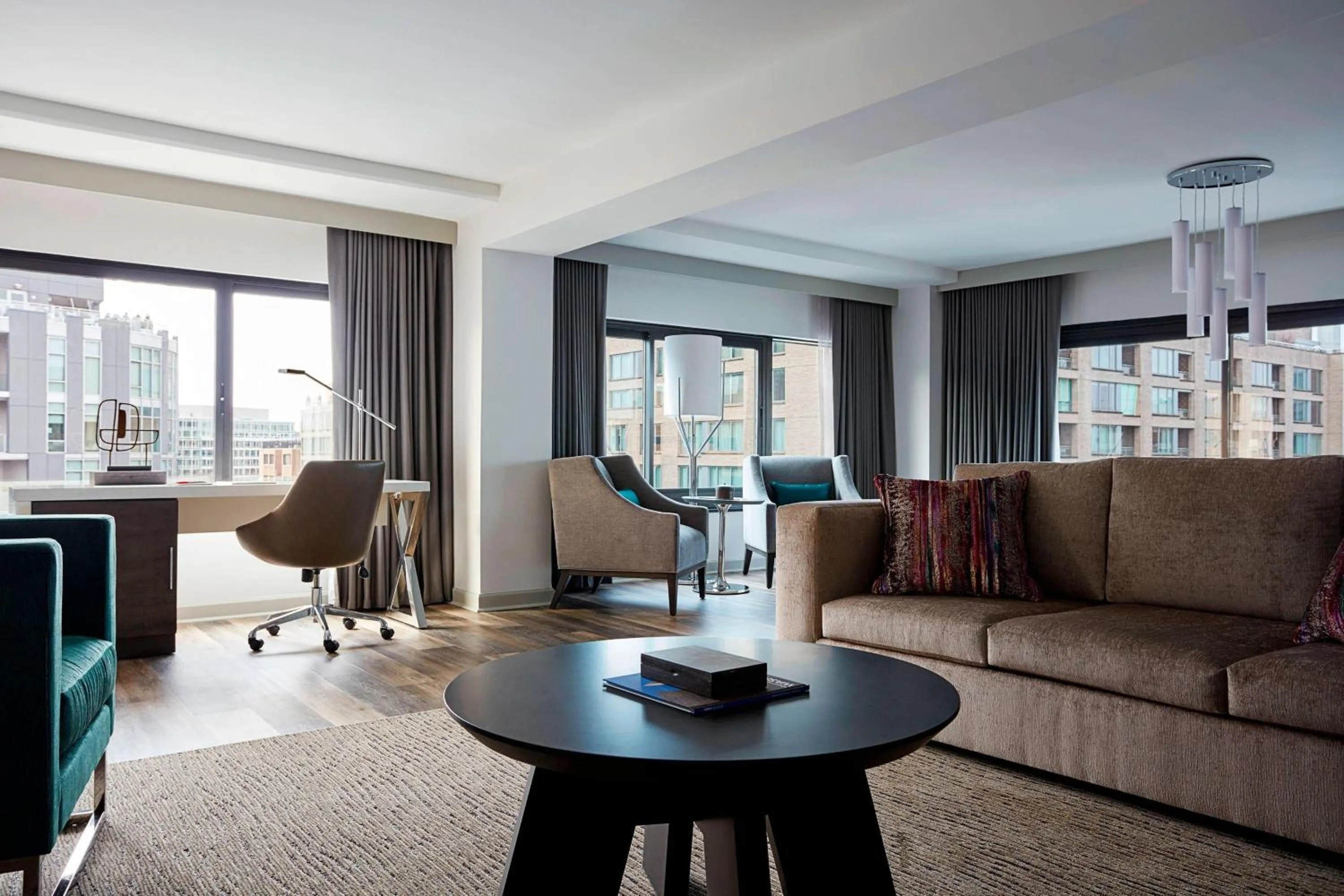 Living room in Washington Marriott Georgetown
