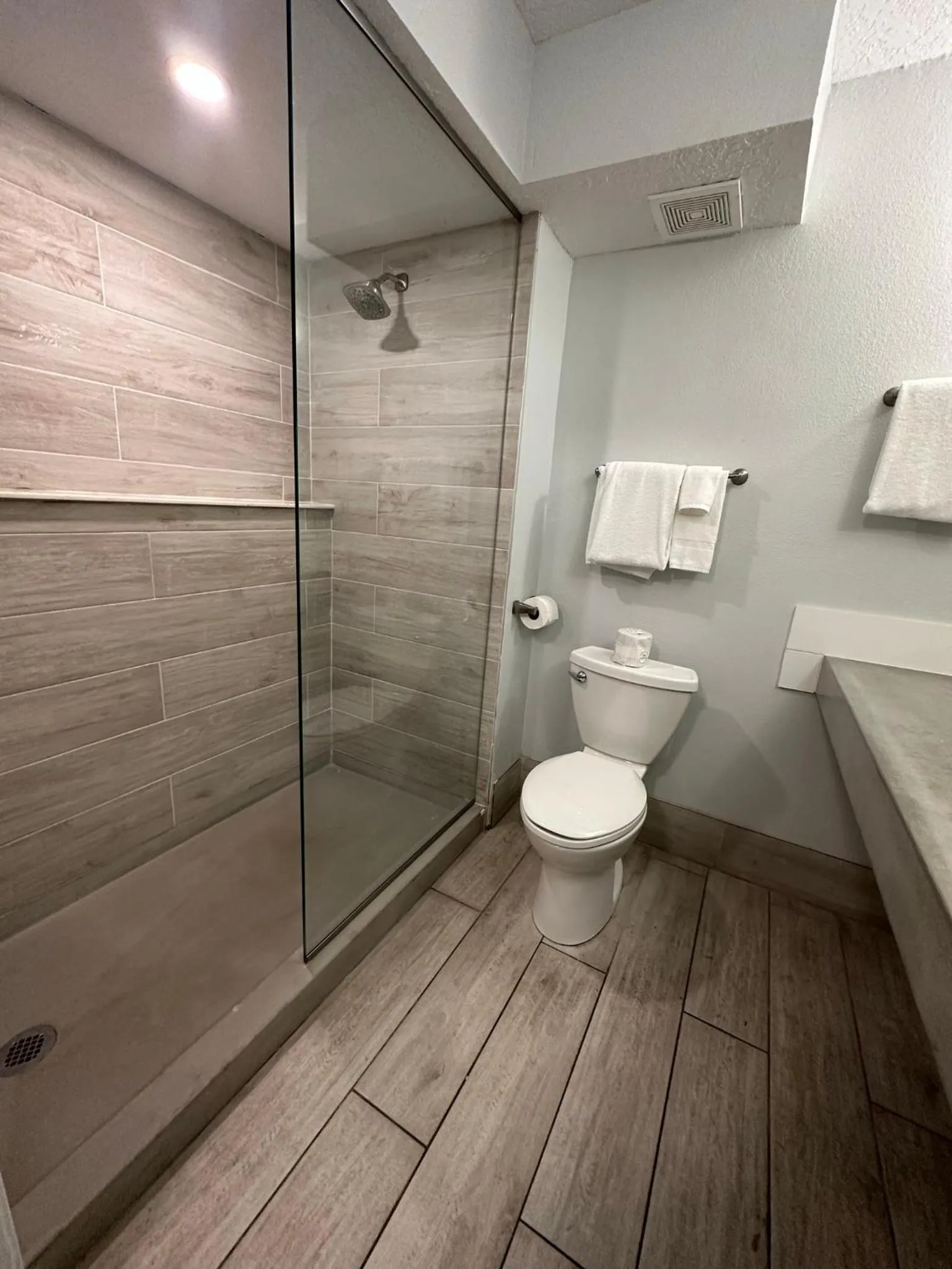 Bathroom in Tahitian Inn Boutique Hotel Tampa