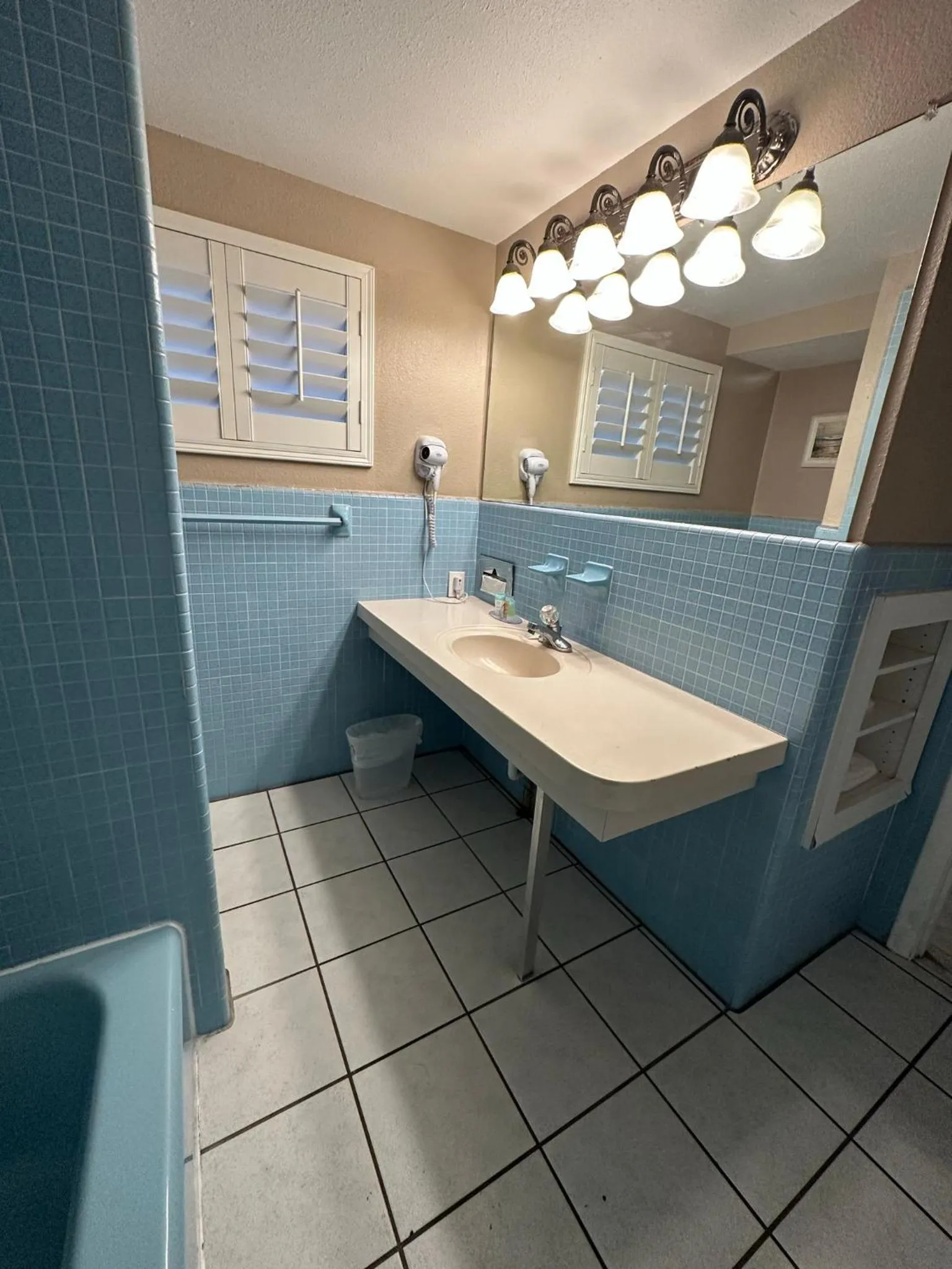 Bathroom in Tahitian Inn Boutique Hotel Tampa