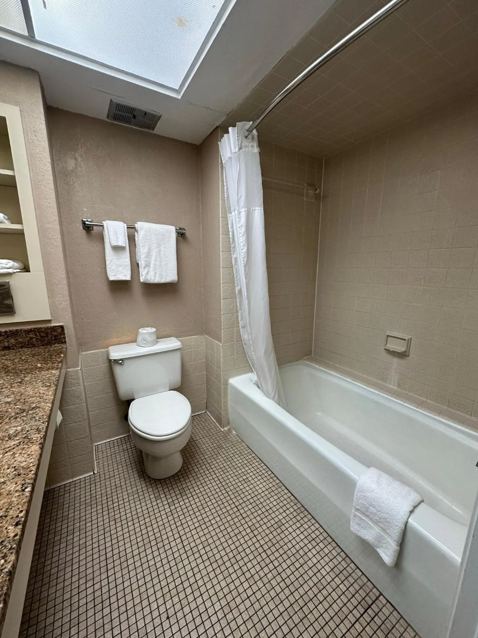 Bathroom in Tahitian Inn Boutique Hotel Tampa