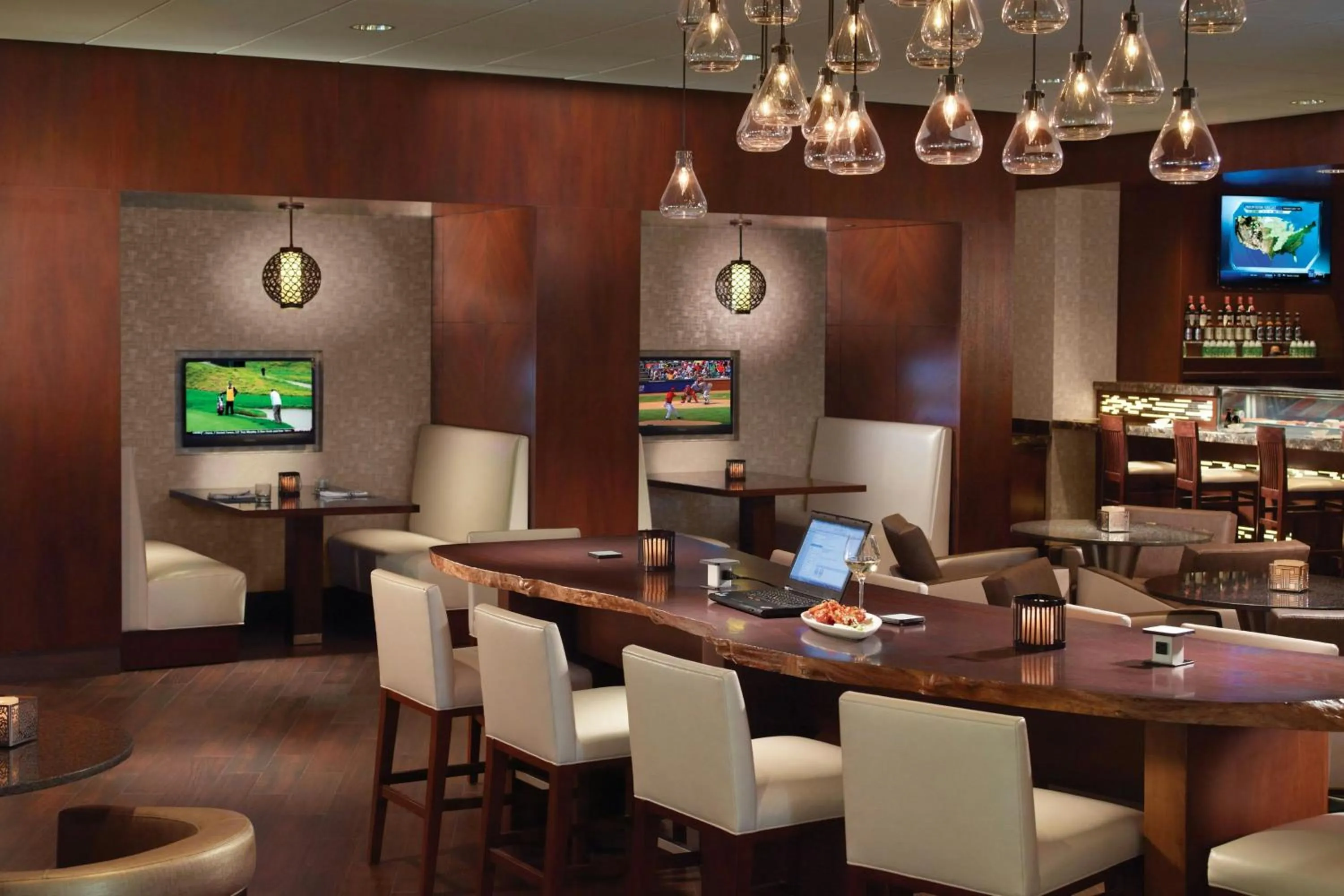 Restaurant/places to eat in Atlanta Airport Marriott