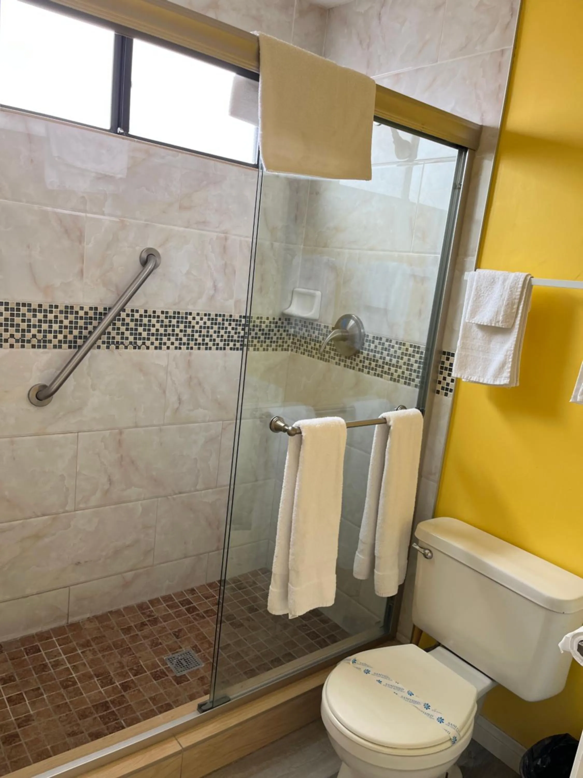 Bathroom in 777 Motor Inn