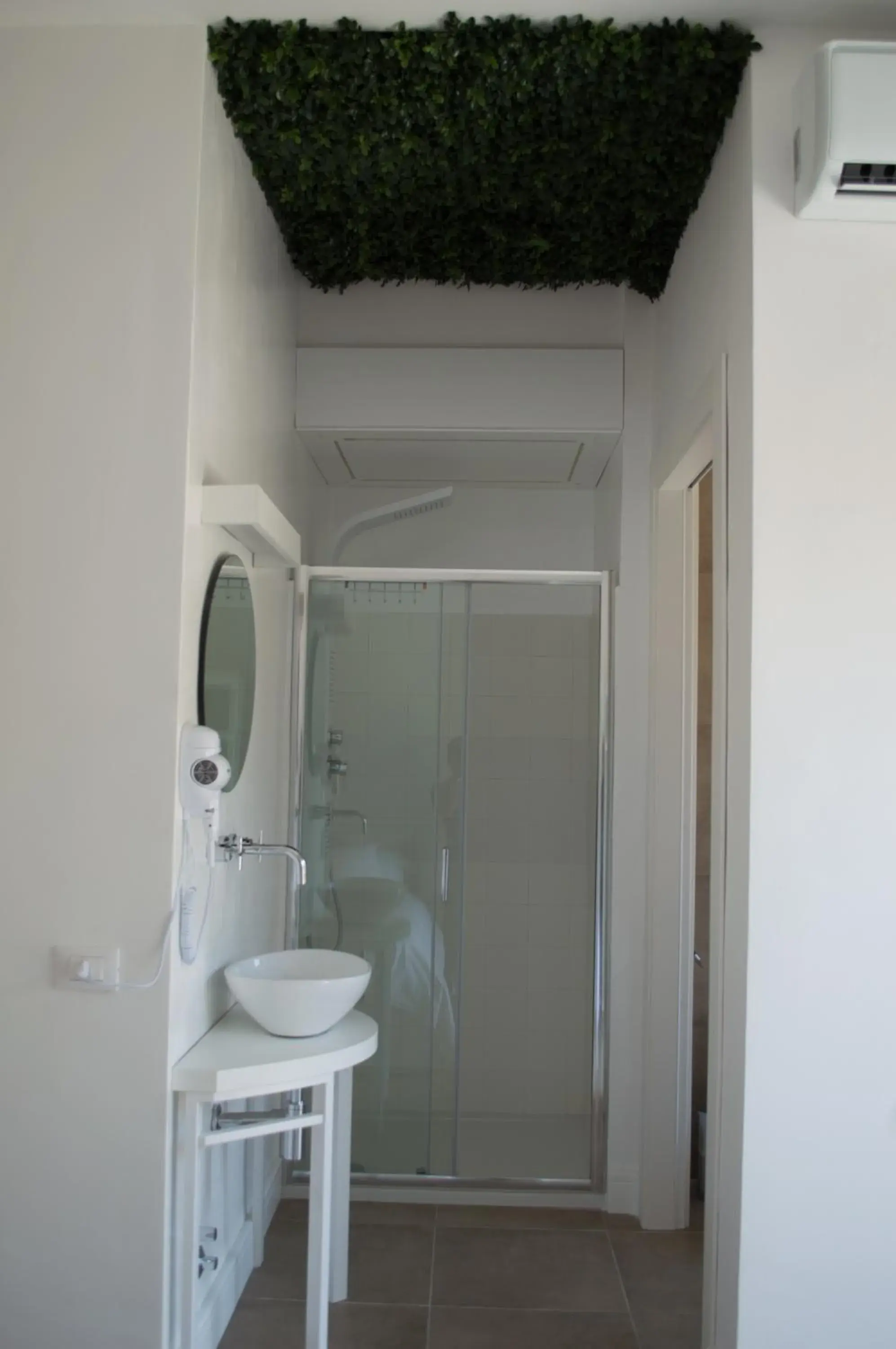 Deluxe Double Room with Balcony in Boite d'Esprit b&b de luxe Deluxe Double Room with Balcony in Boite d'Esprit b&b de luxe