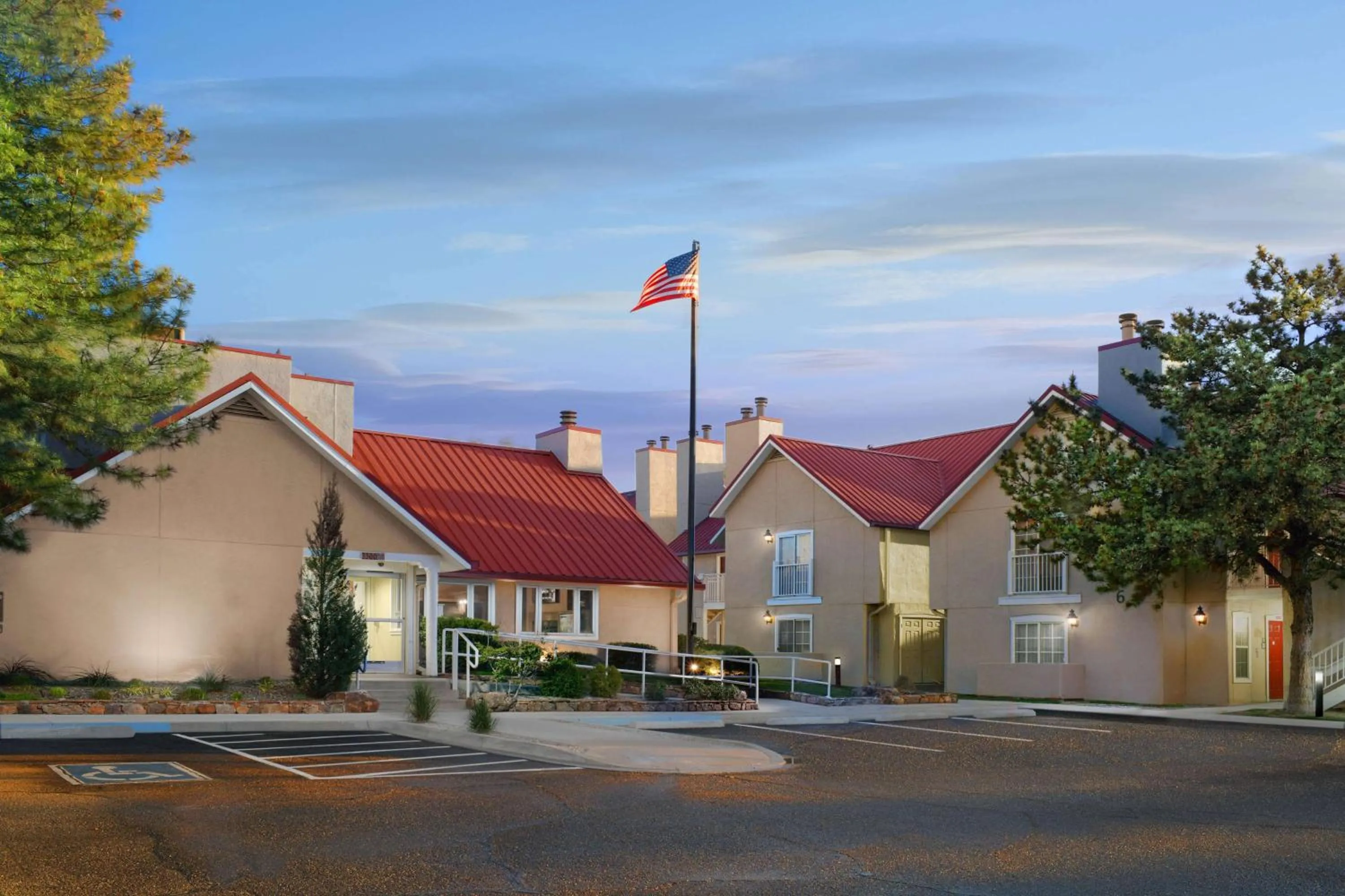 Property building in Sonesta ES Suites Albuquerque