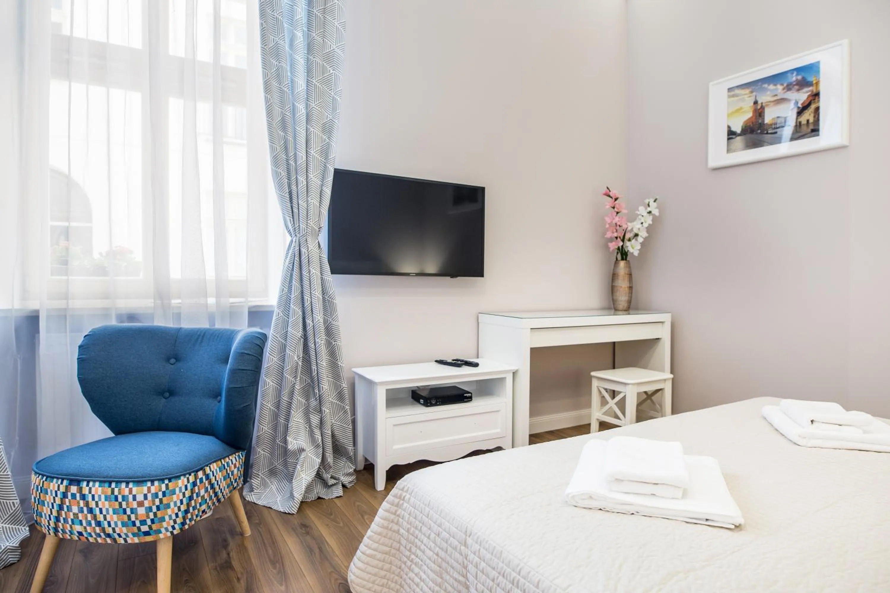 TV and multimedia, Bed in Krakow Central Apartments