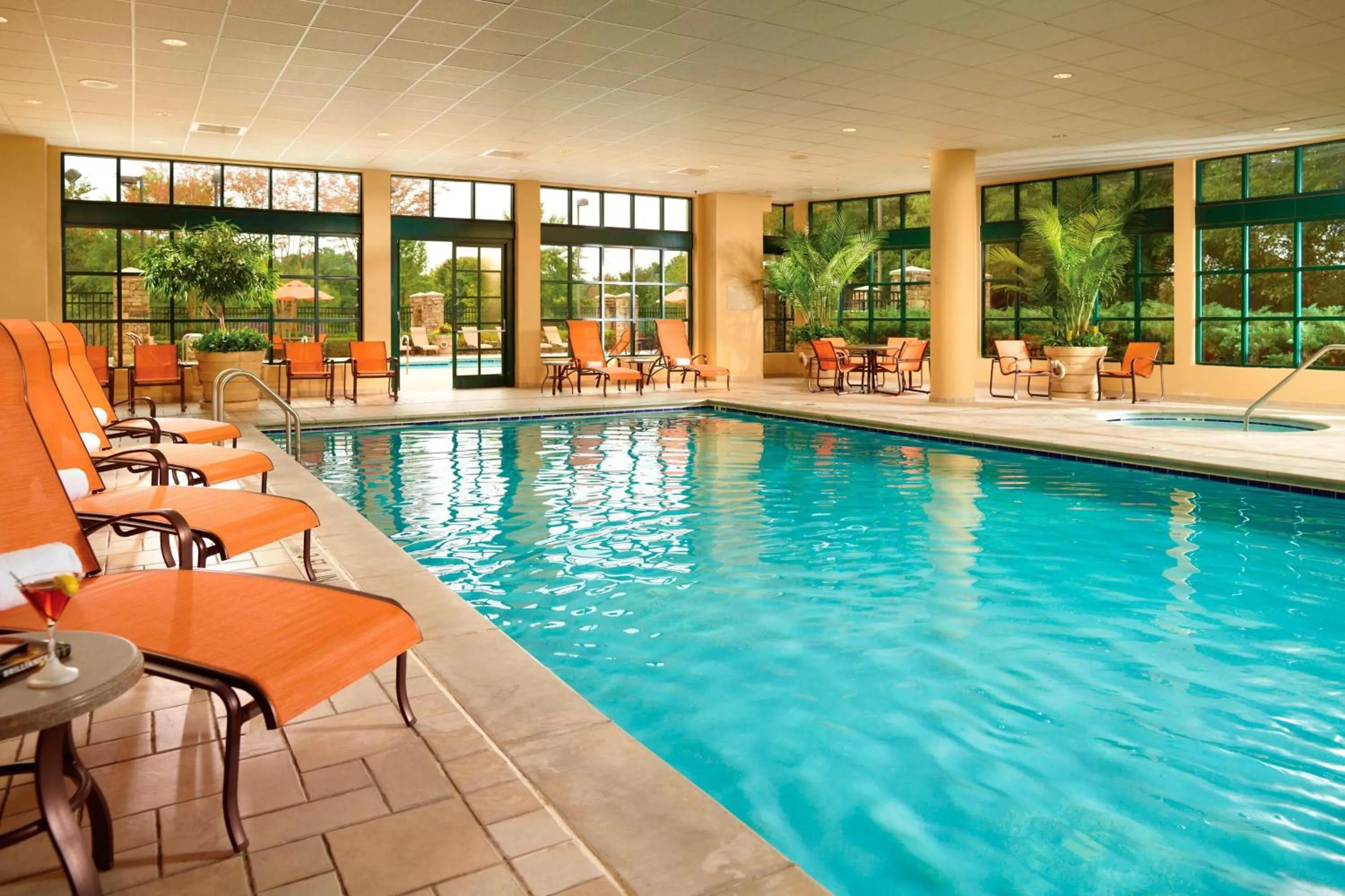 Swimming pool in Atlanta Marriott Alpharetta