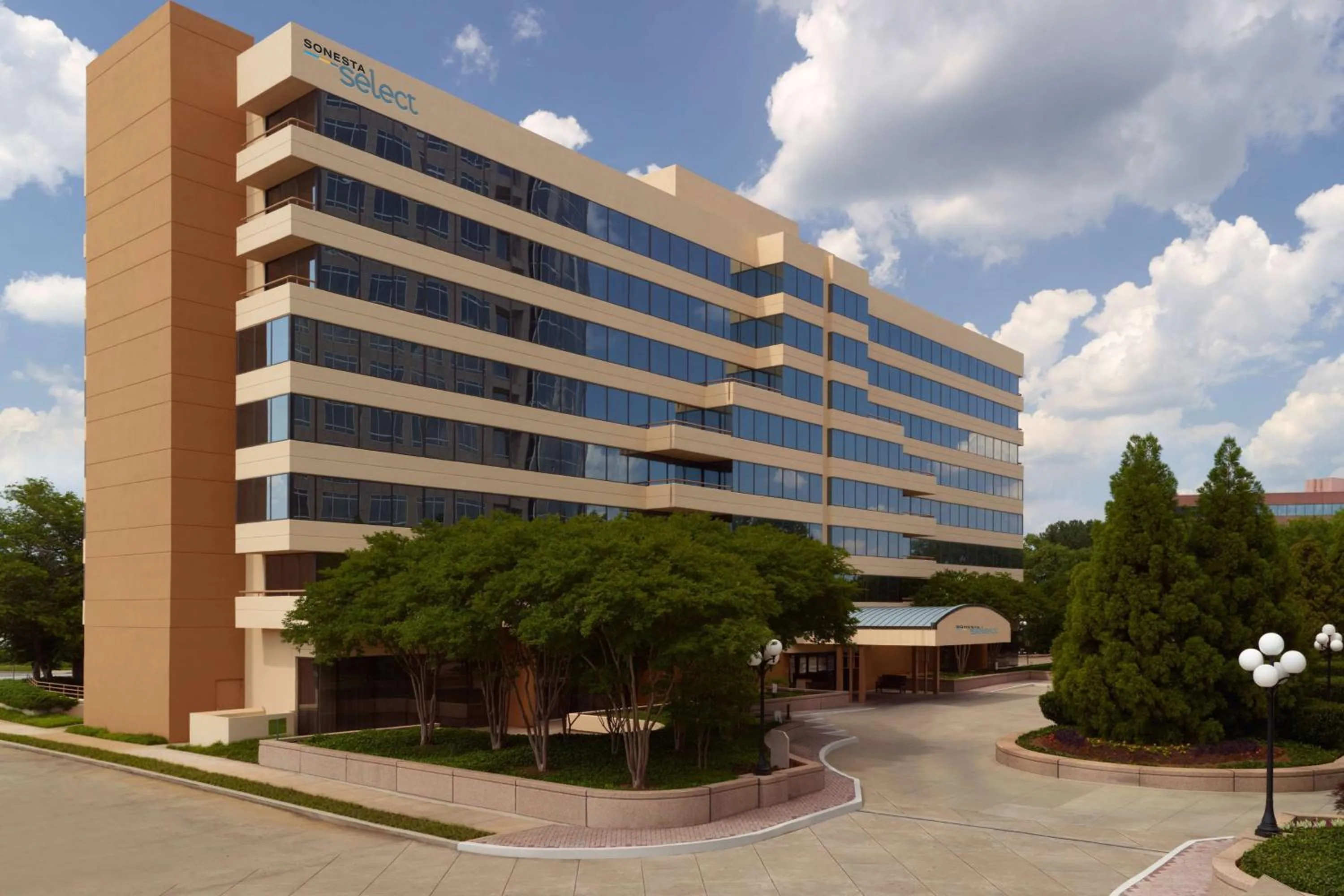 Property building in Sonesta Select Atlanta Cumberland Galleria Ballpark