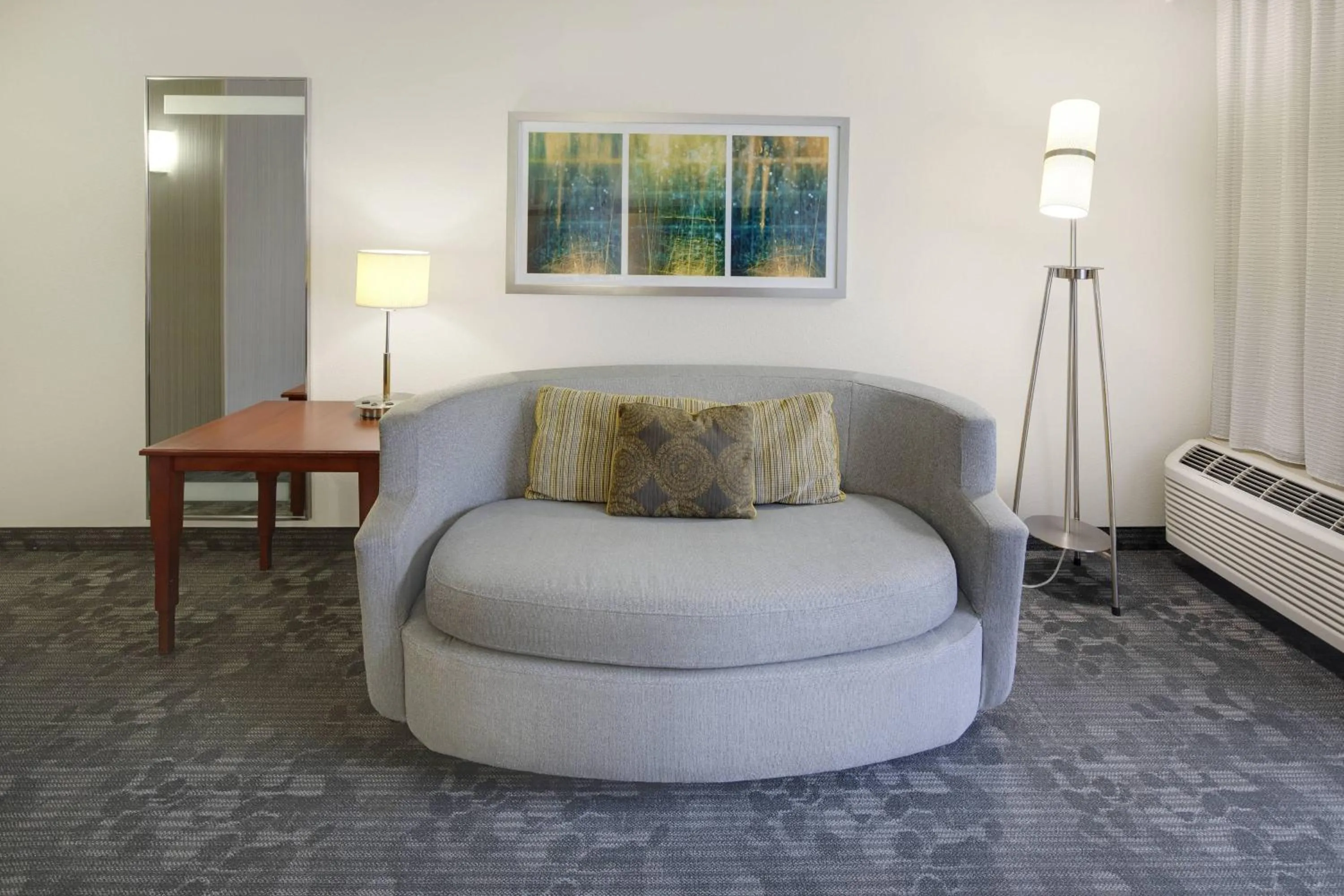 Photo of the whole room in Courtyard Atlanta Marietta/I-75 North