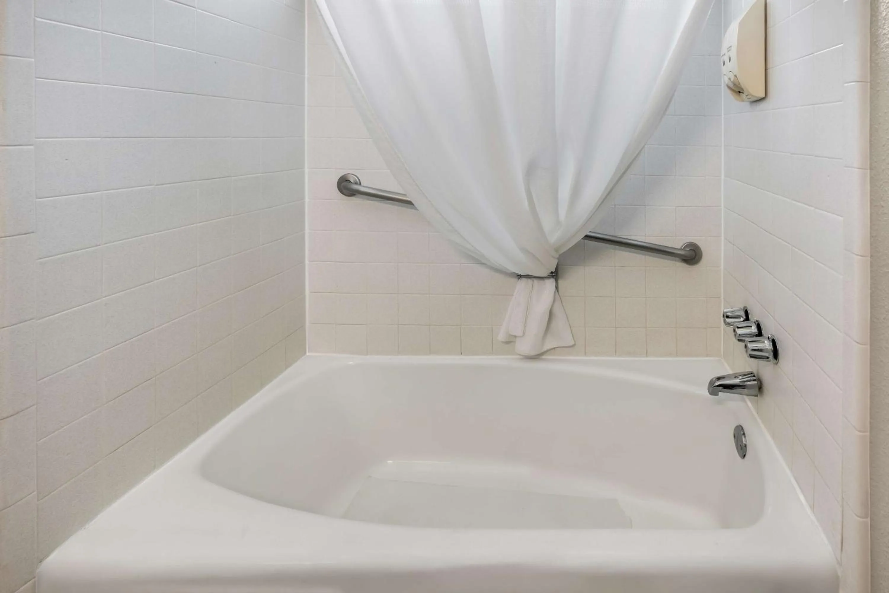 Bathroom in Americas Best Value Inn Vacaville