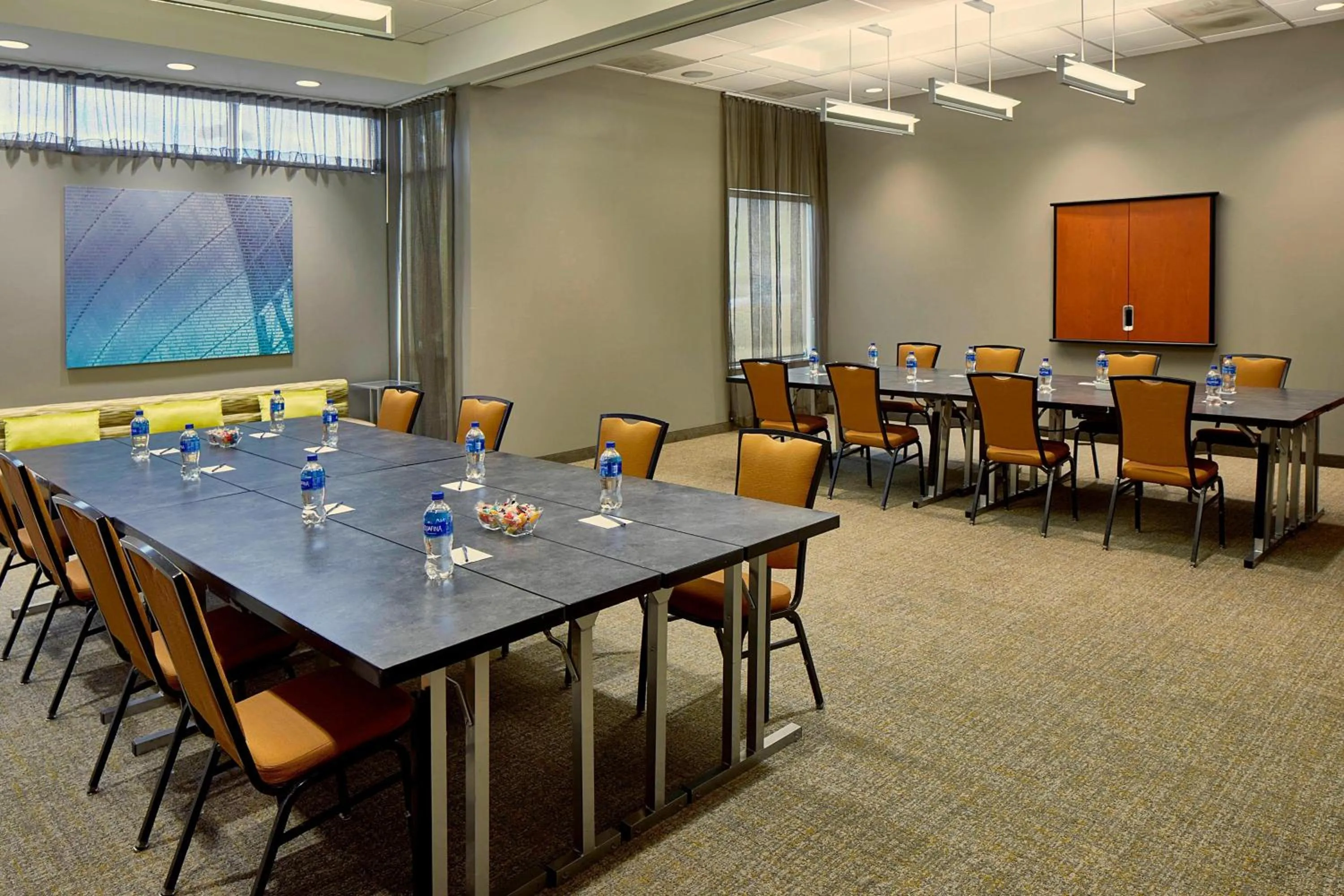 Meeting/conference room in SpringHill Suites by Marriott Atlanta Airport Gateway