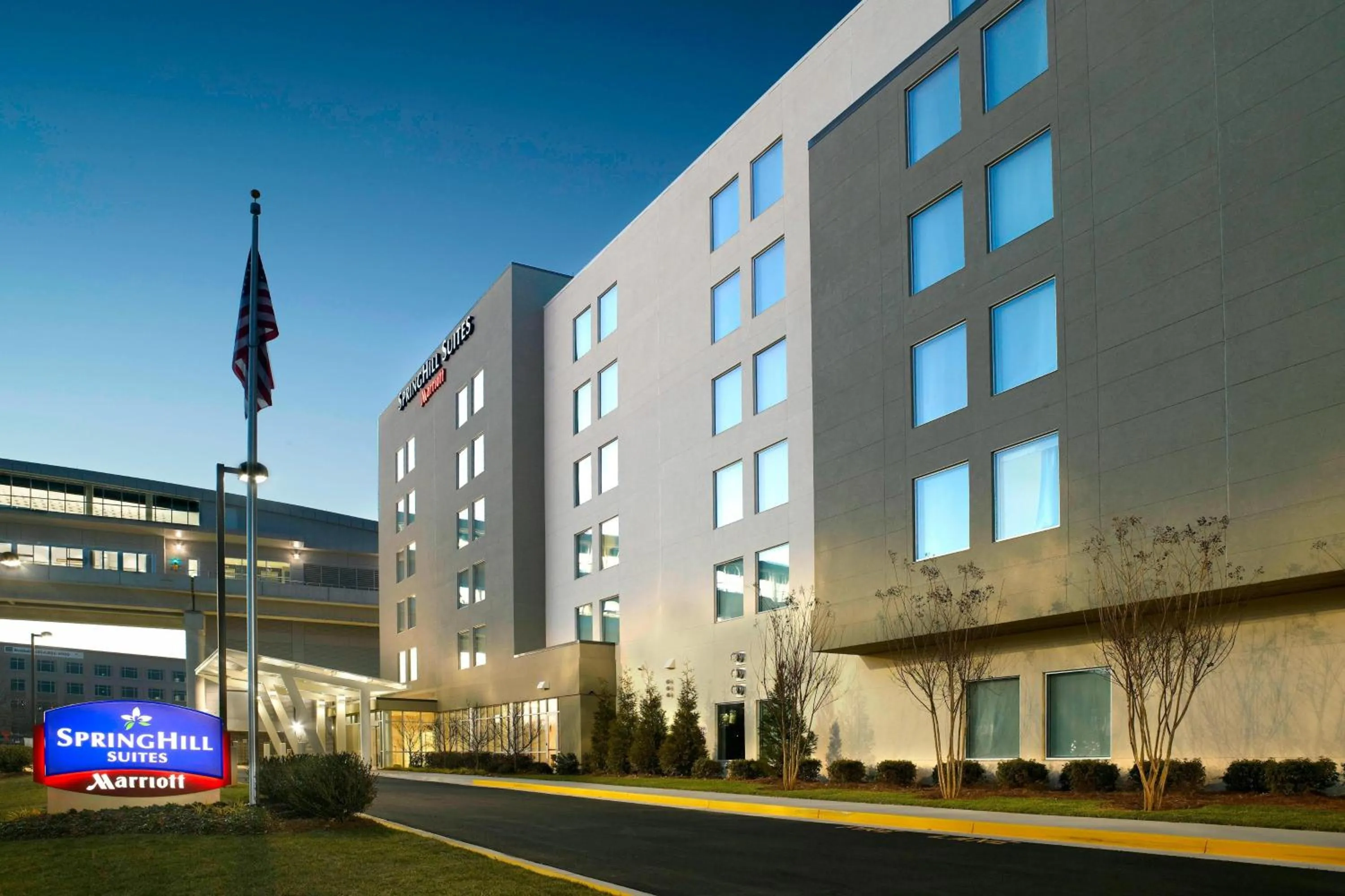Property building in SpringHill Suites by Marriott Atlanta Airport Gateway