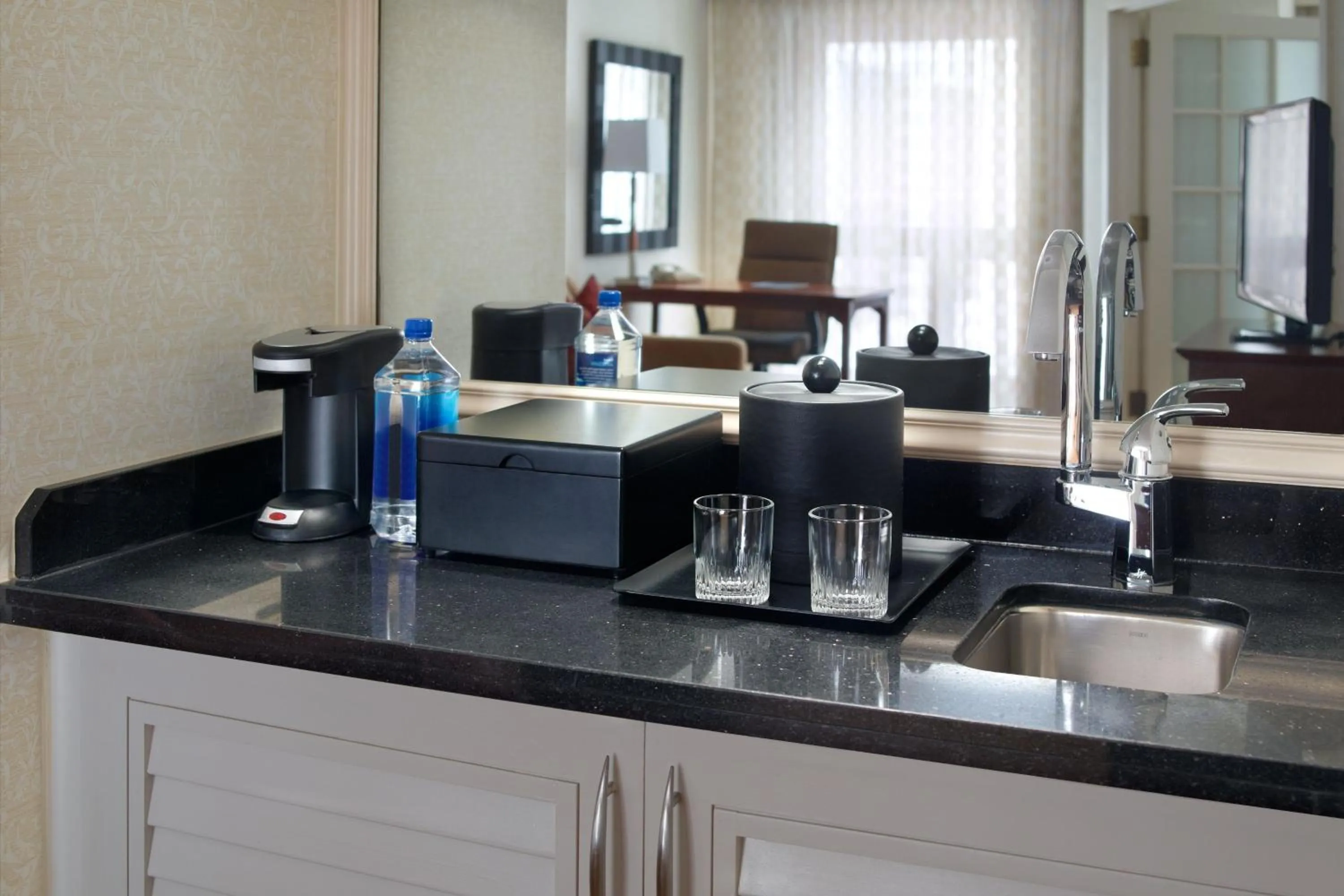 Lounge or bar in Atlanta Marriott Suites Midtown