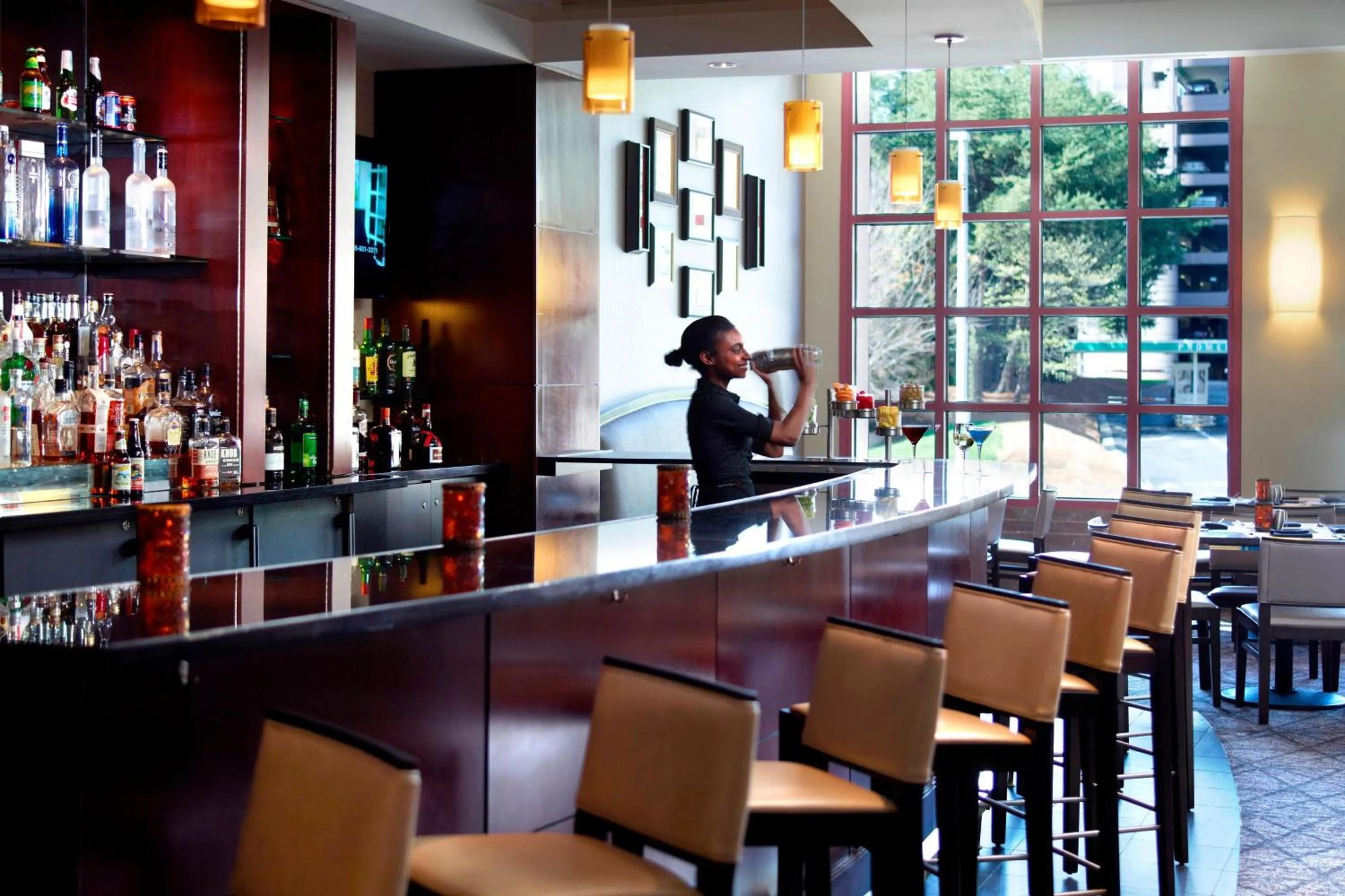 Lounge or bar in Atlanta Marriott Suites Midtown