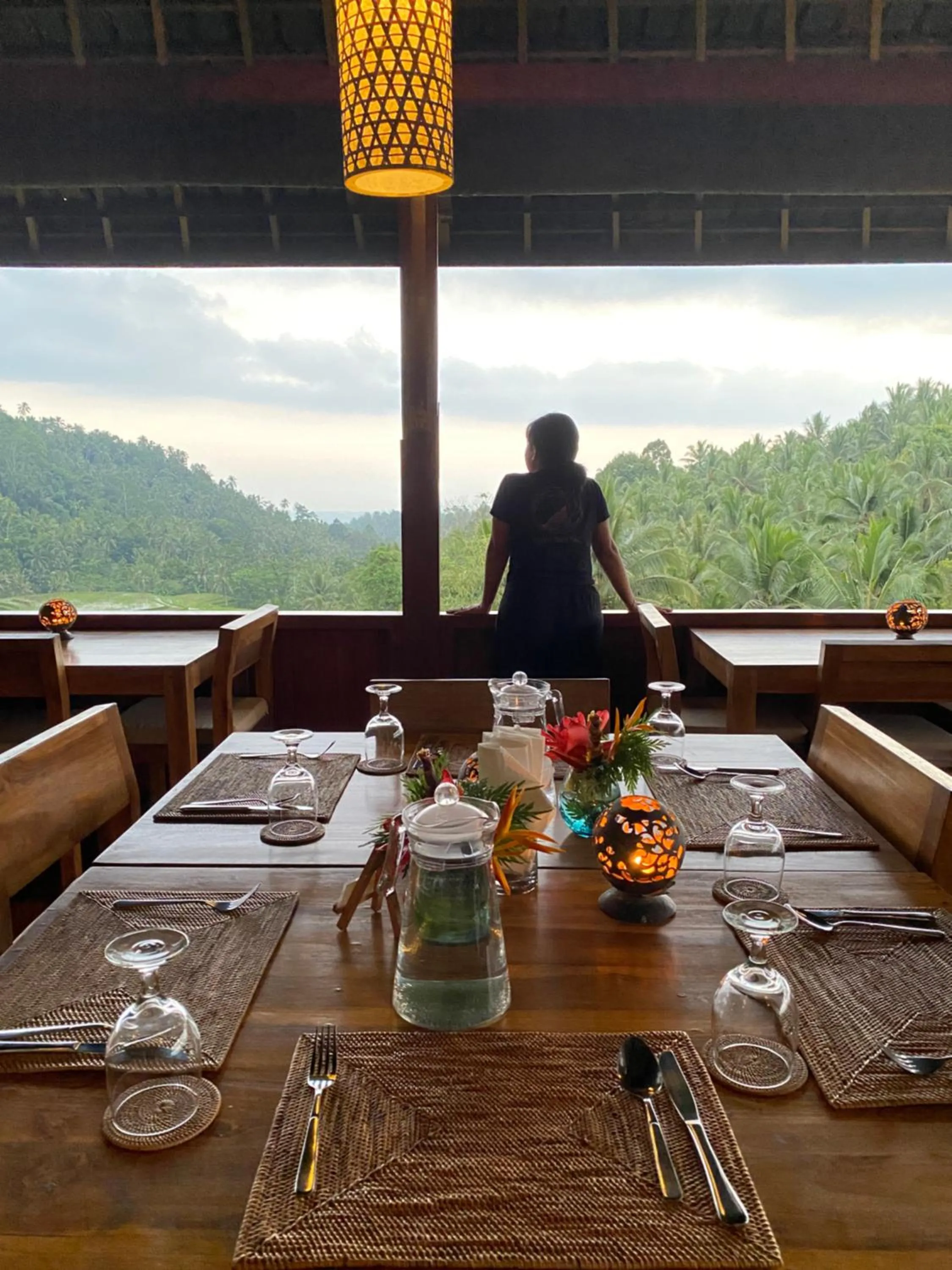 Restaurant/places to eat in Clove Tree Hill