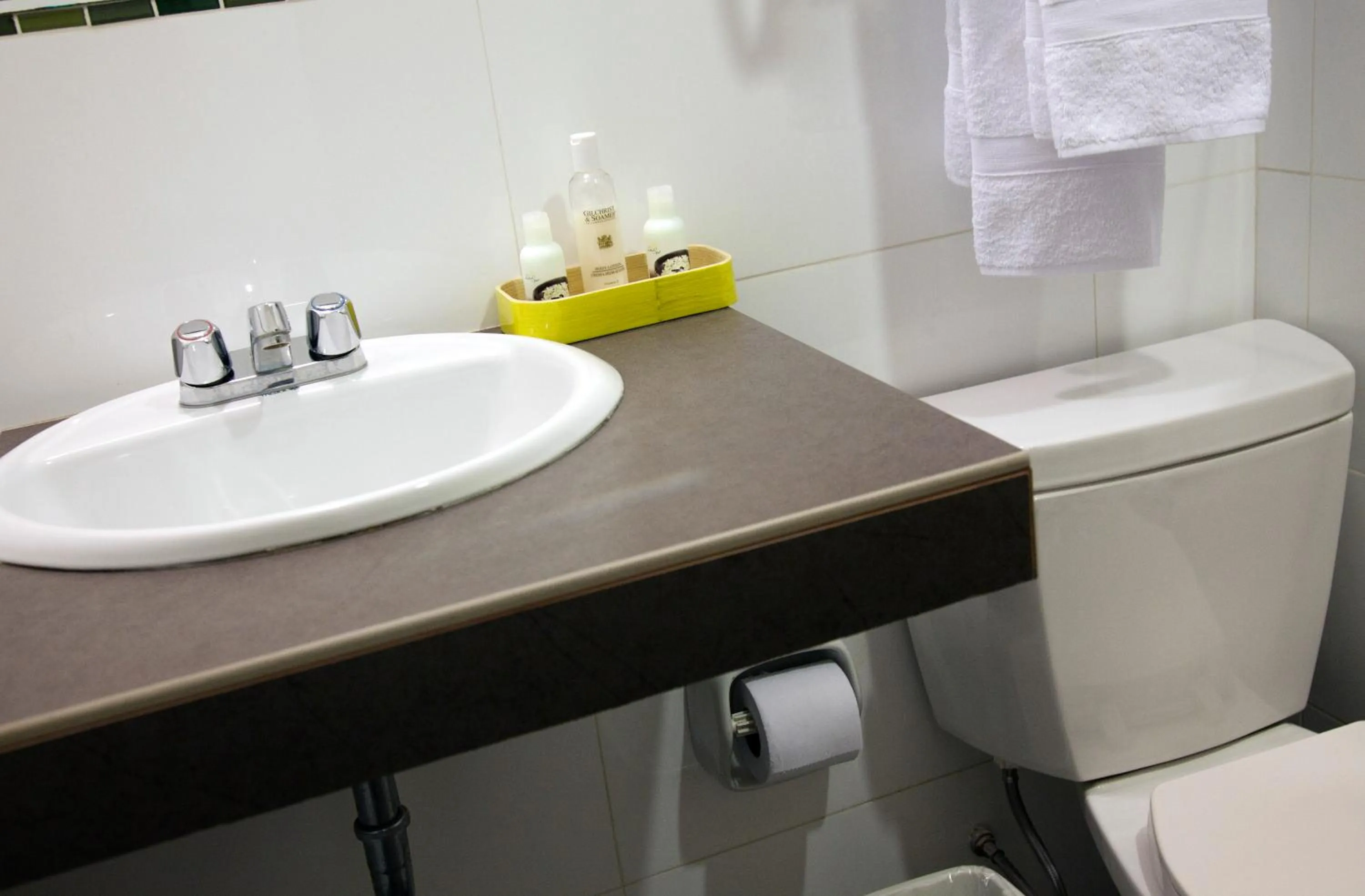 Bathroom in Kamana Hotel