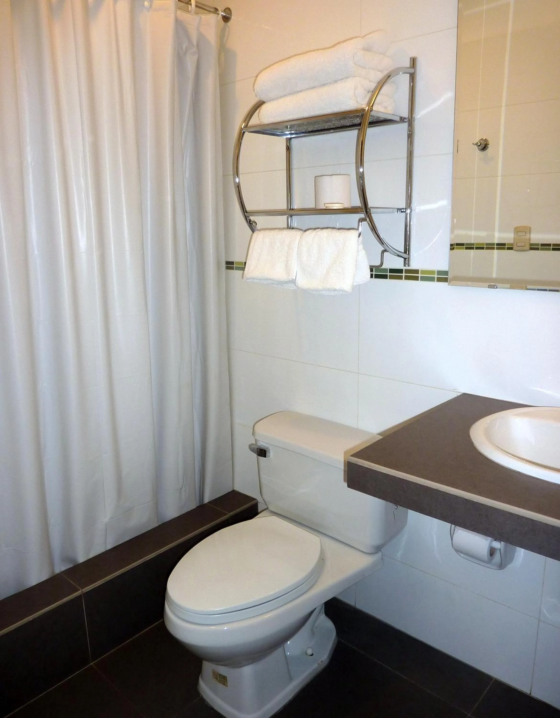 Toilet in Kamana Hotel