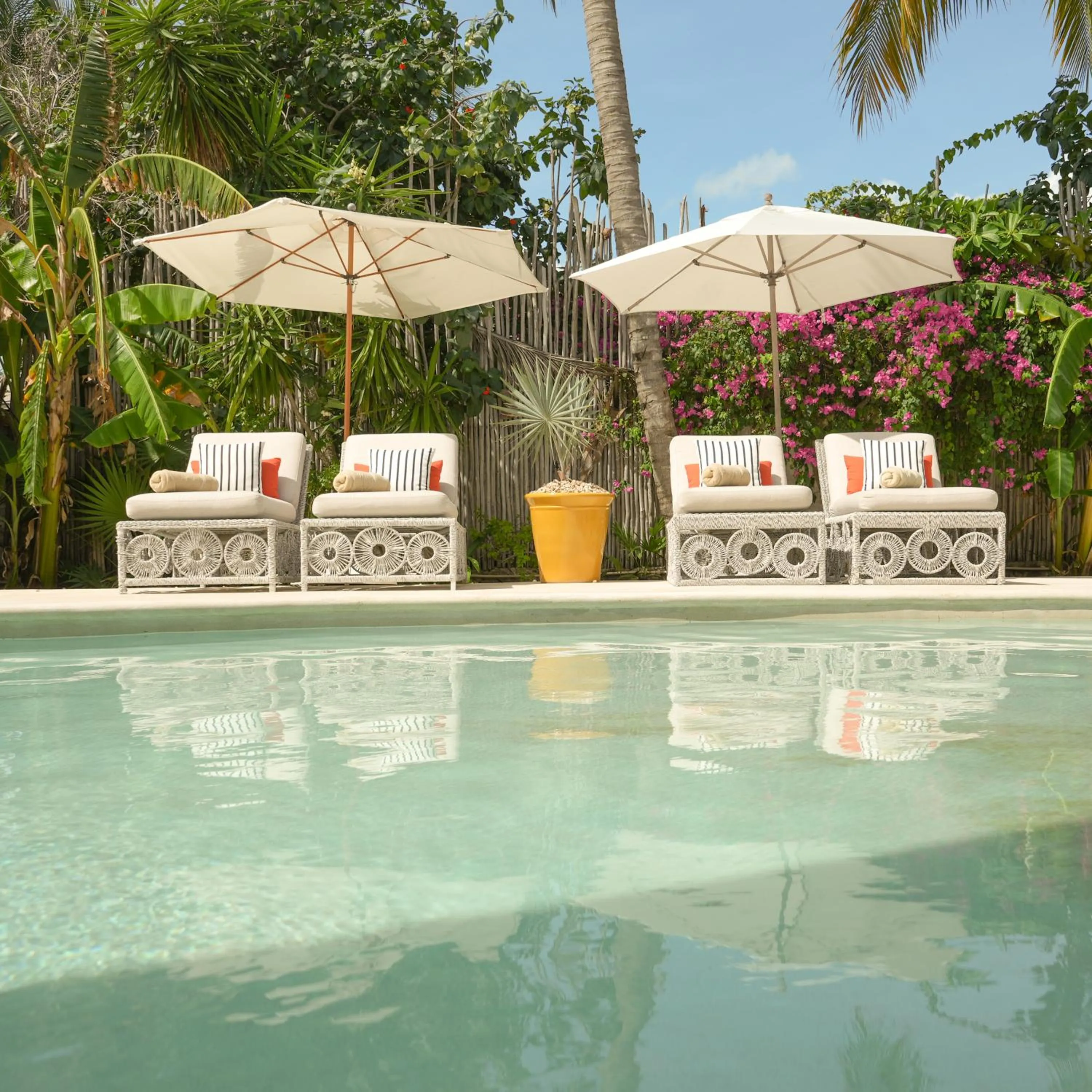 Swimming pool in Ser Casasandra Boutique Hotel