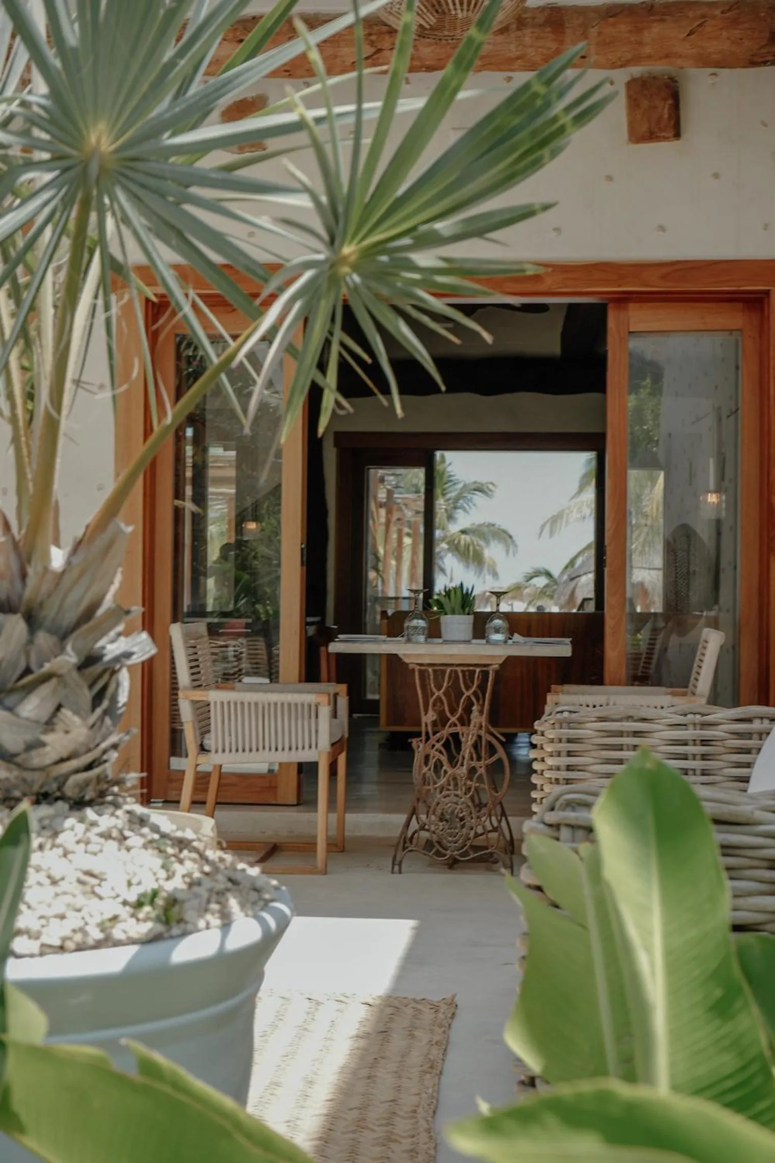 Restaurant/places to eat in Ser Casasandra Boutique Hotel