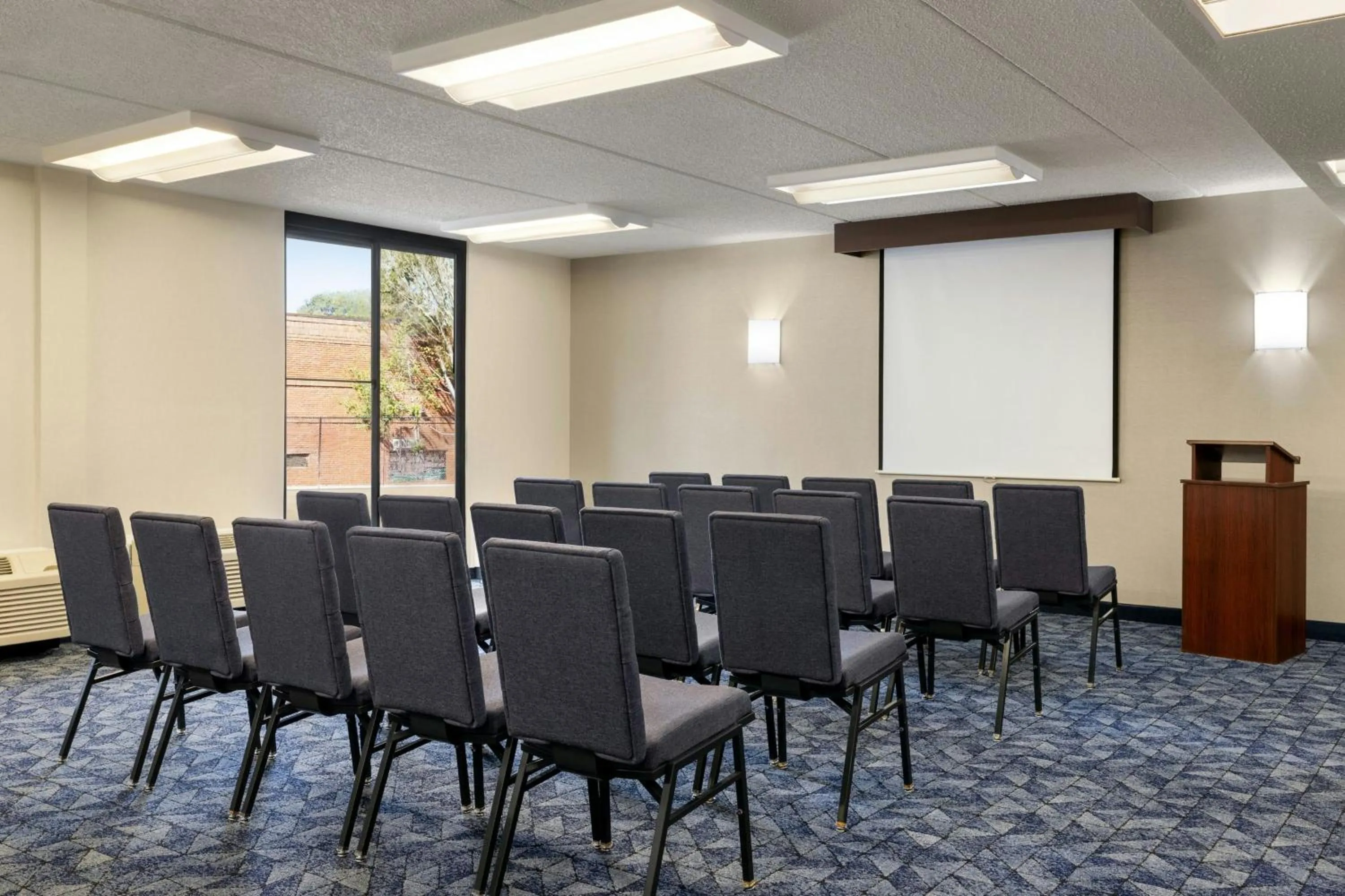 Meeting/conference room in Courtyard by Marriott Atlanta Northlake