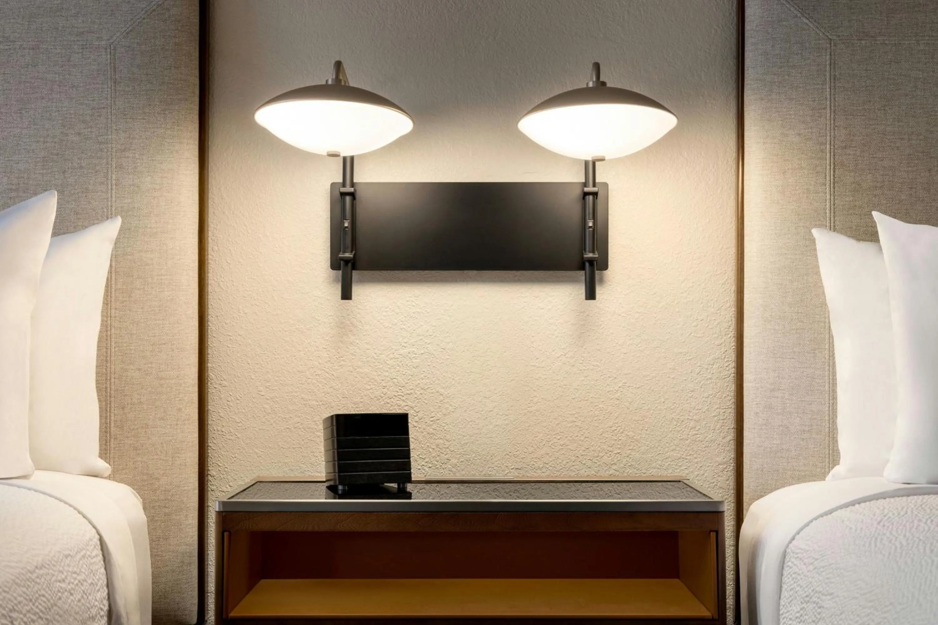 Photo of the whole room, Bed in Courtyard by Marriott Atlanta Northlake