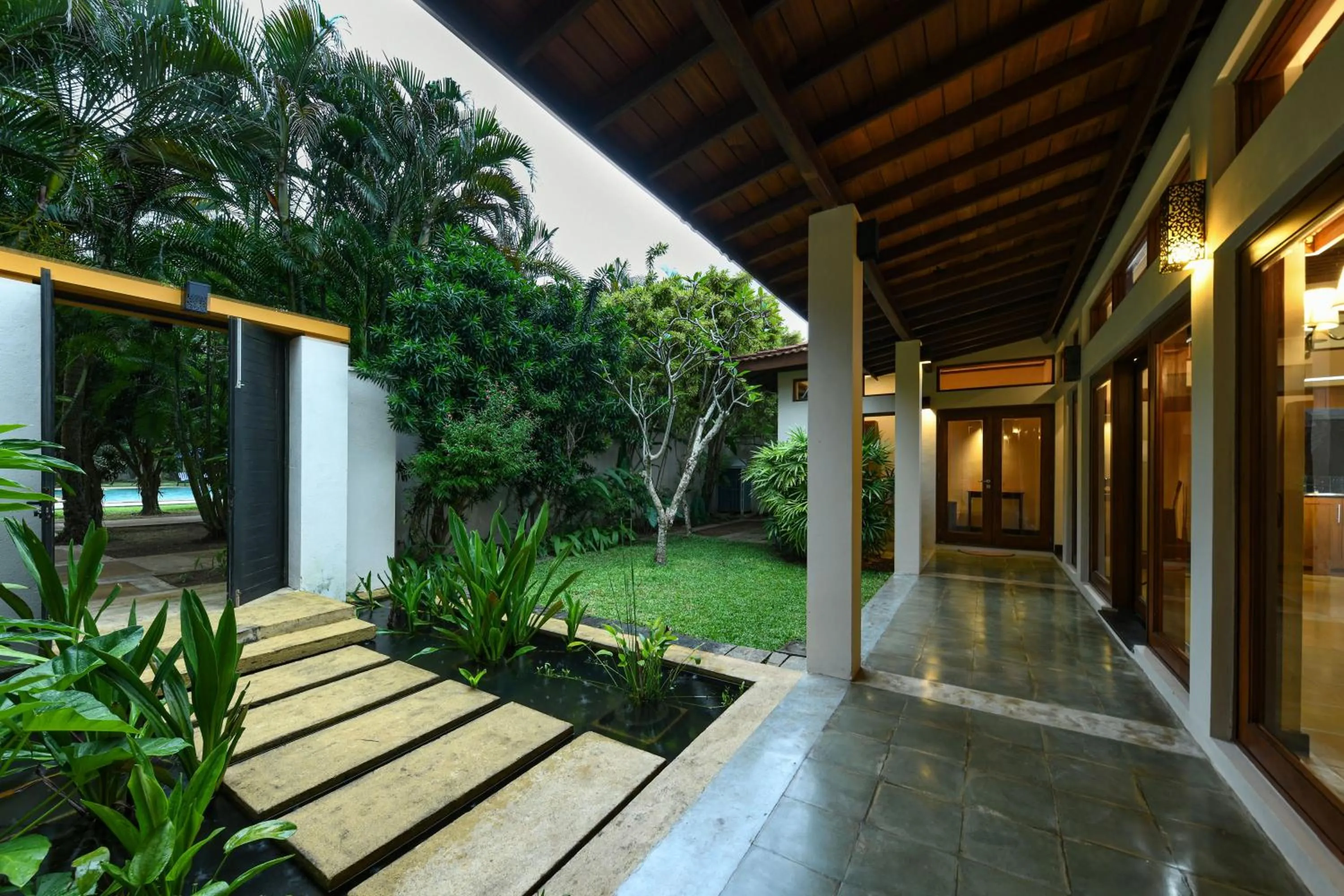 Facade/entrance in Clove Beach Wadduwa