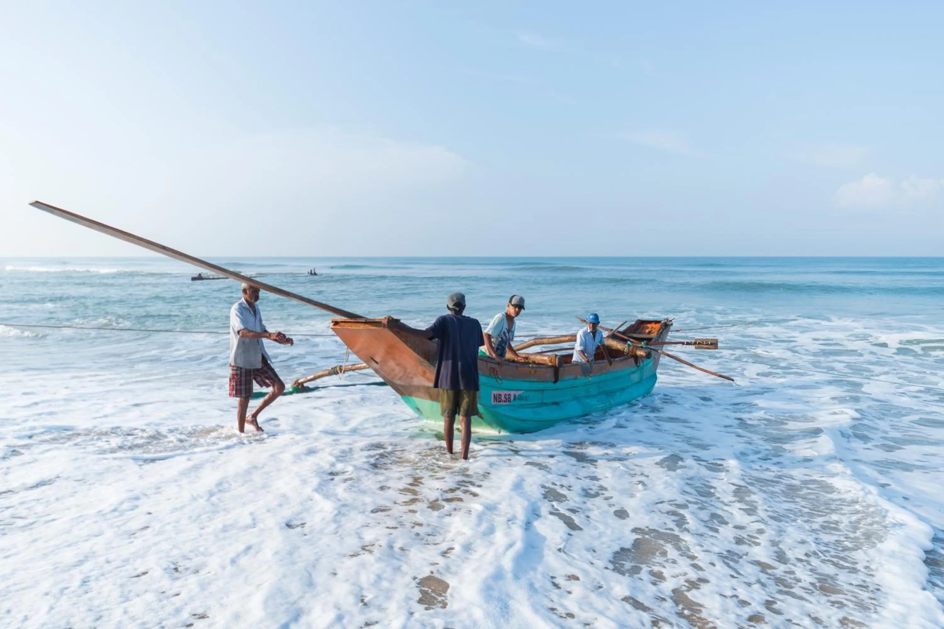 People in Clove Beach Wadduwa