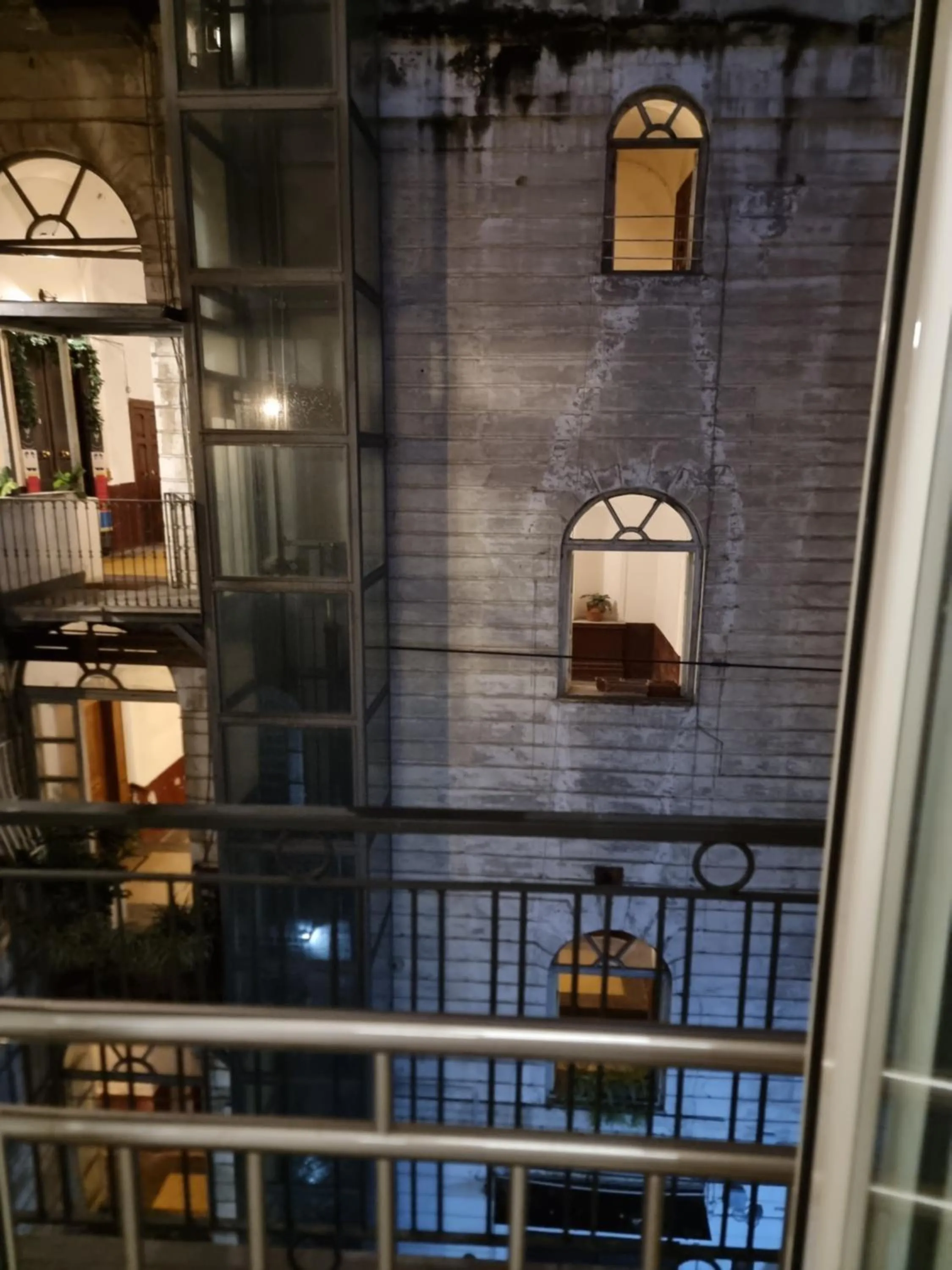 Inner courtyard view in EL Corazon De Napoles, Centro Històrico